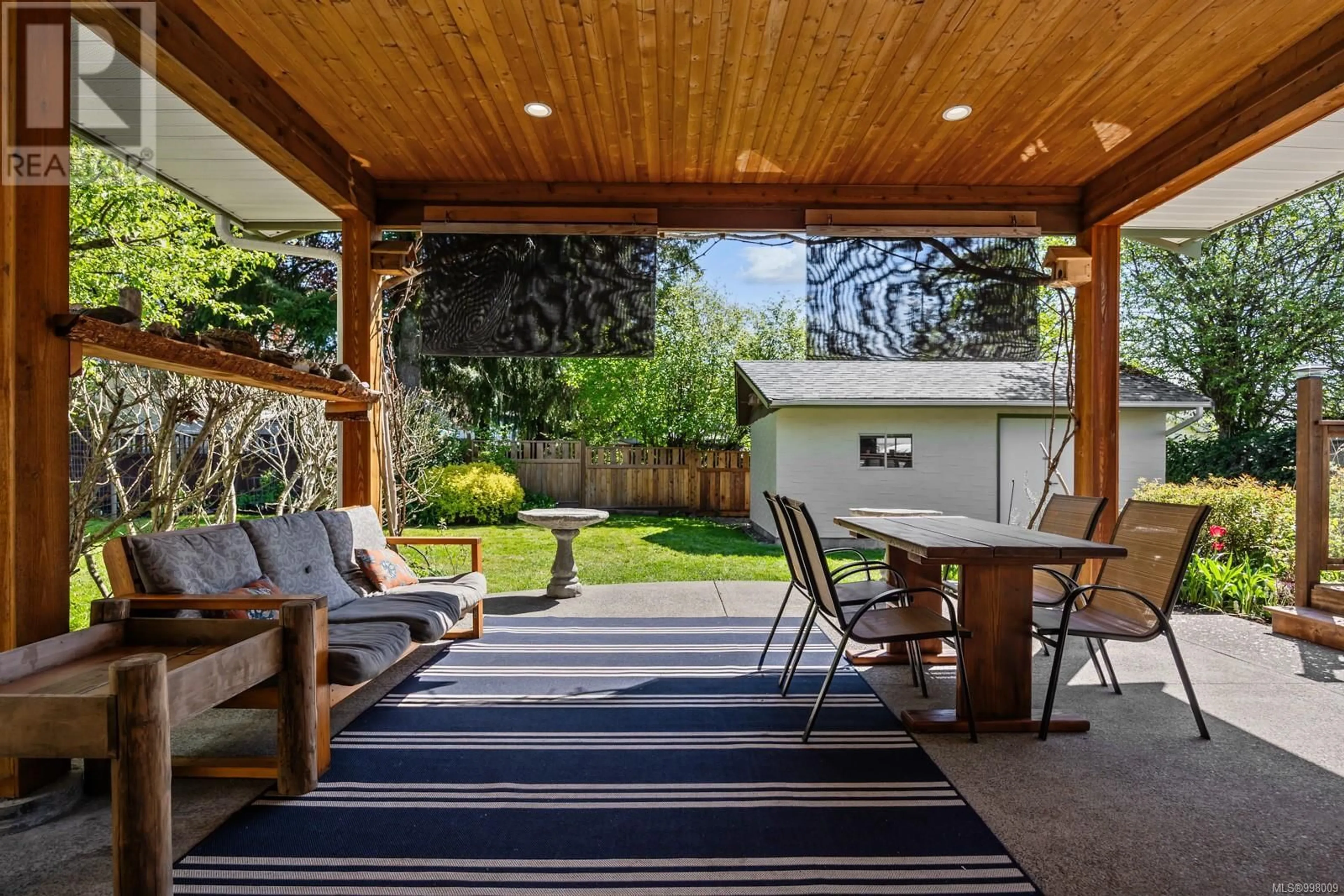Patio, street for 1591 OAK PLACE, Courtenay British Columbia V9N3W4