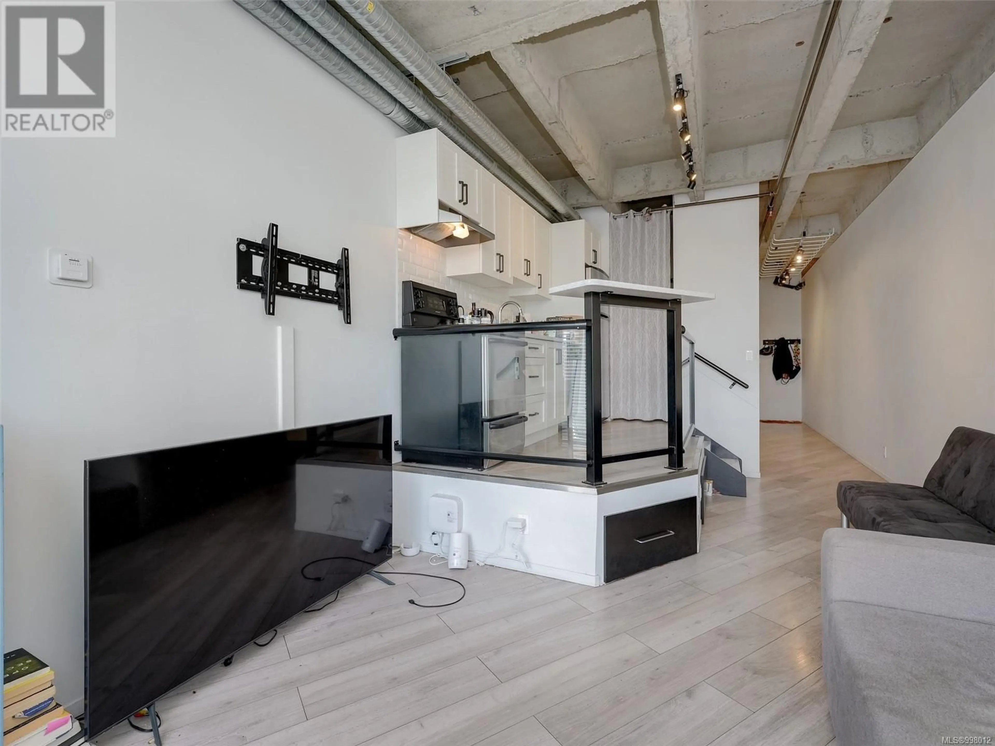 Unknown for 417 - 1061 FORT STREET, Victoria British Columbia V8V5A1