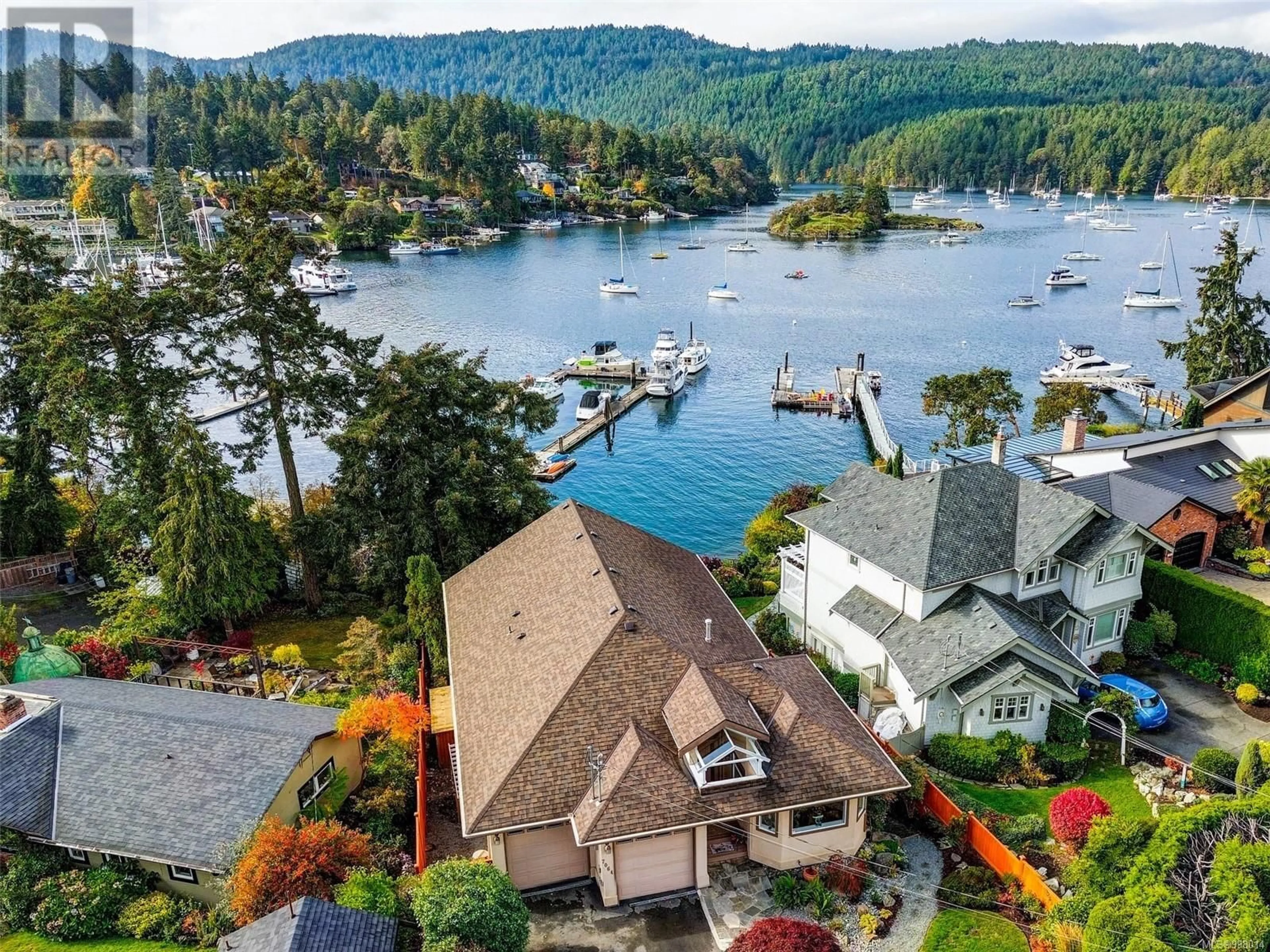 A pic from outside/outdoor area/front of a property/back of a property/a pic from drone, water/lake/river/ocean view for 7064 BRENTWOOD DRIVE, Central Saanich British Columbia V8M1B6