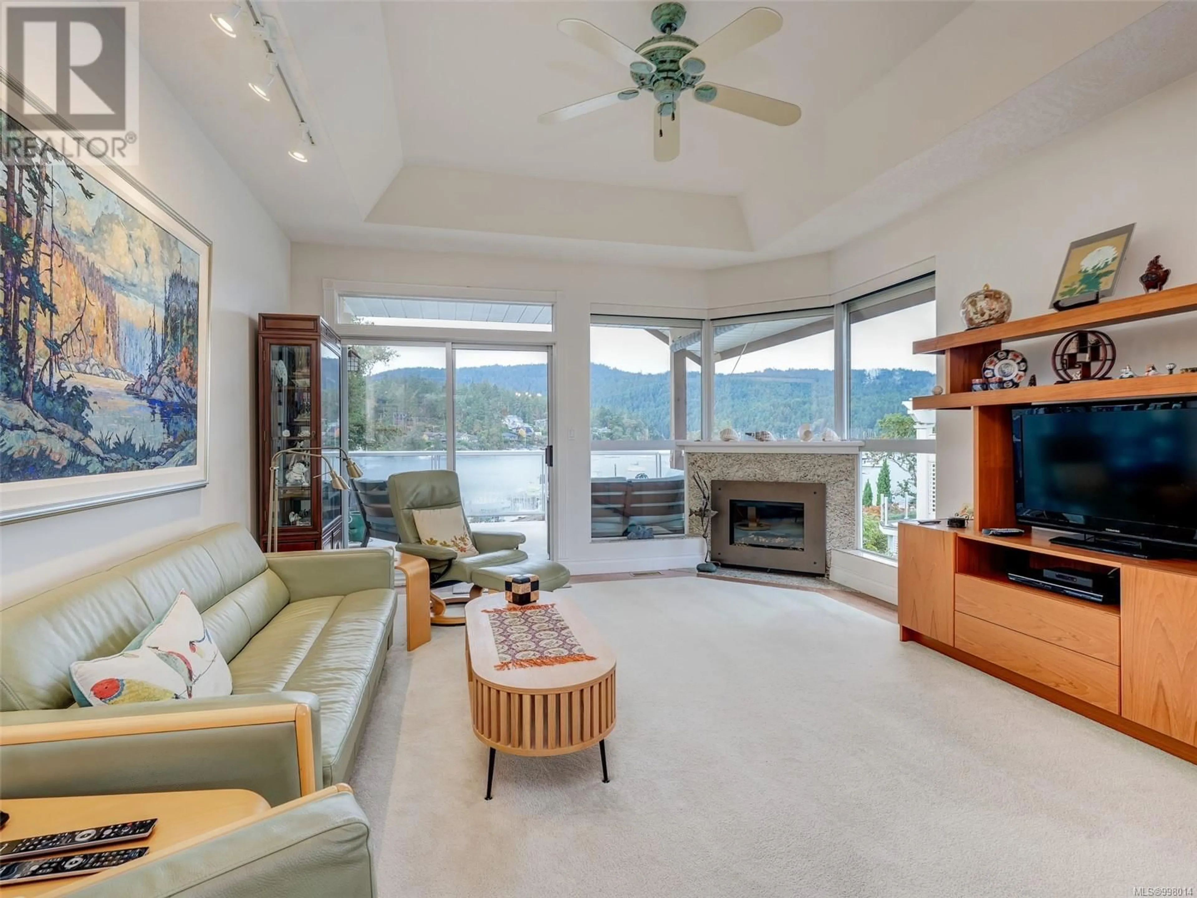 Living room with furniture, unknown for 7064 BRENTWOOD DRIVE, Central Saanich British Columbia V8M1B6