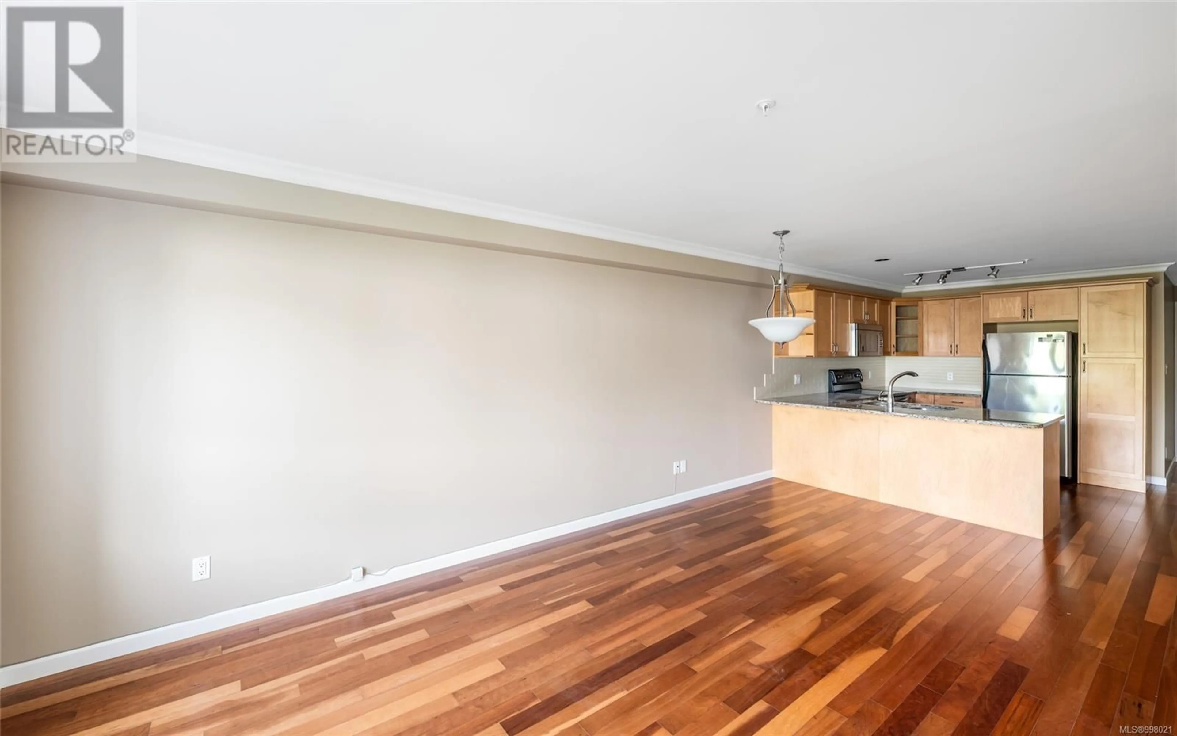 A pic of a room for 304 - 1514 CHURCH AVENUE, Saanich British Columbia V8P0A3