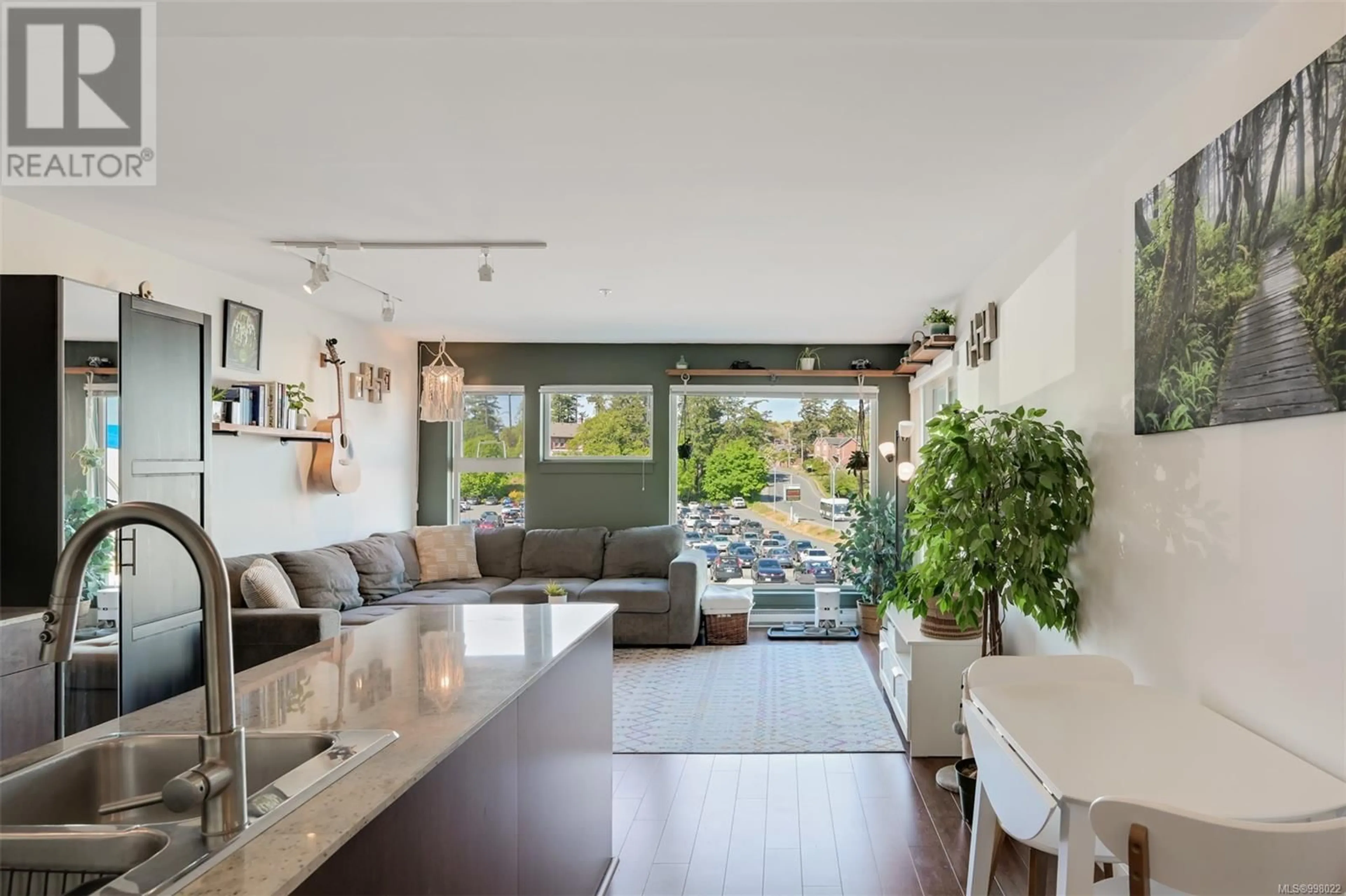 Living room with furniture, unknown for 213 - 1405 ESQUIMALT ROAD, Esquimalt British Columbia V9A0A4