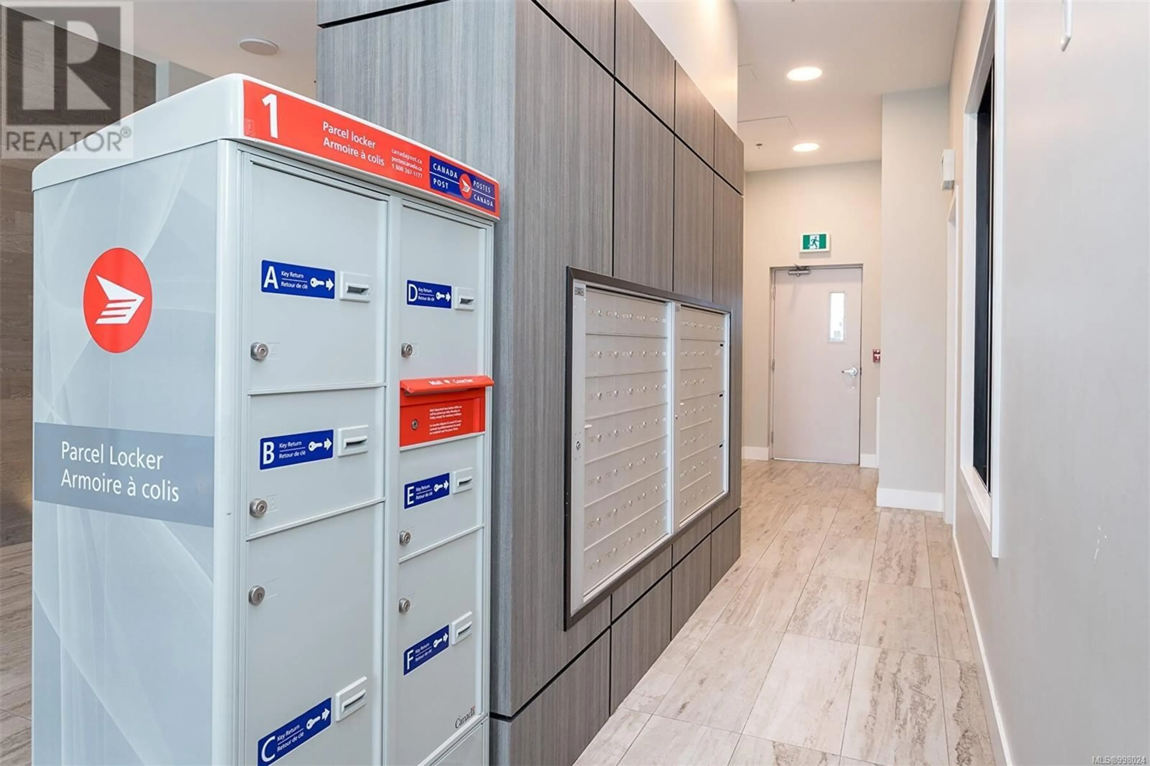 Indoor foyer for 612 - 967 WHIRLAWAY CRESCENT, Langford British Columbia V9B6W6