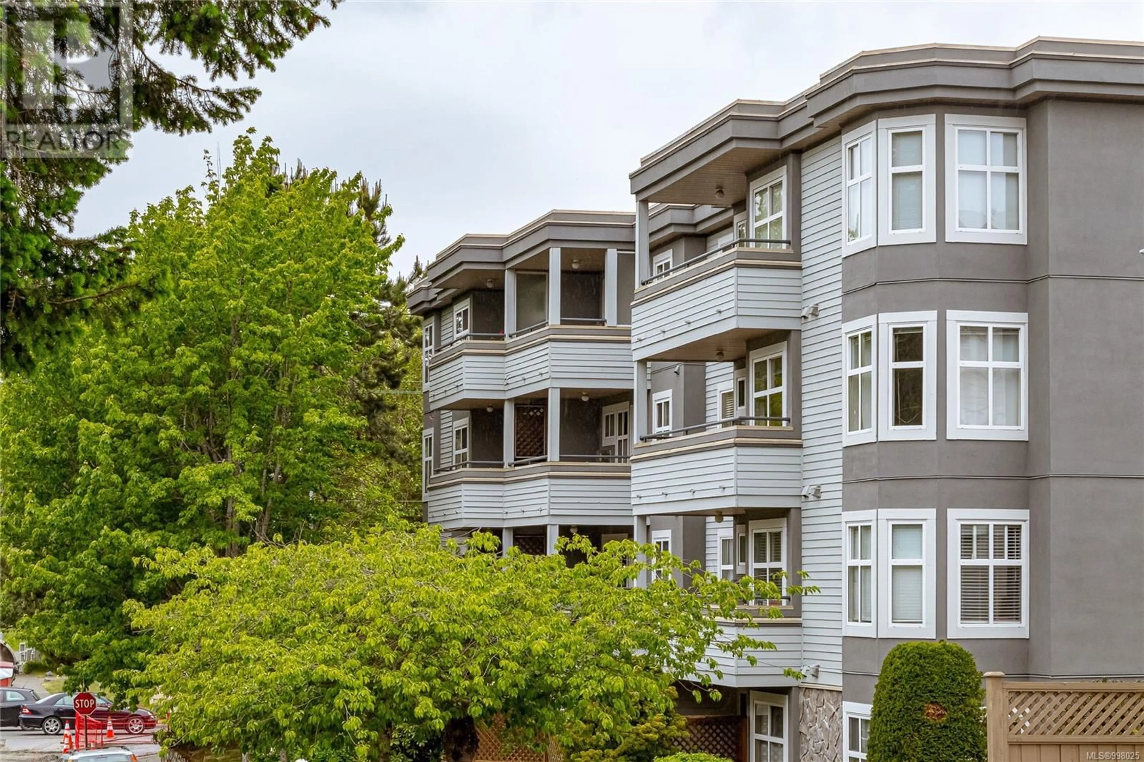 Unknown for 404 - 1580 CHRISTMAS AVENUE, Saanich British Columbia V8P2X2
