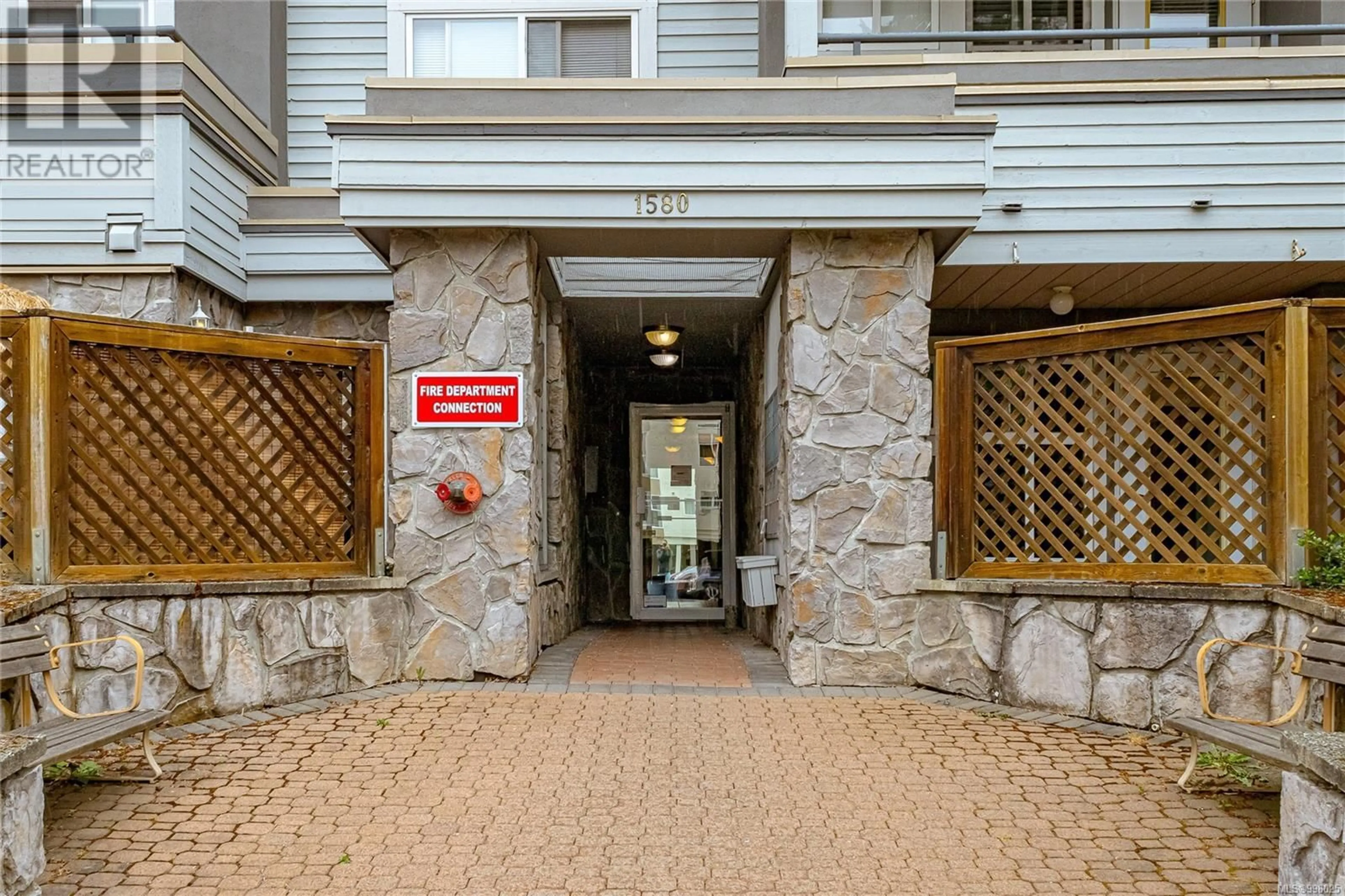 Unknown for 404 - 1580 CHRISTMAS AVENUE, Saanich British Columbia V8P2X2