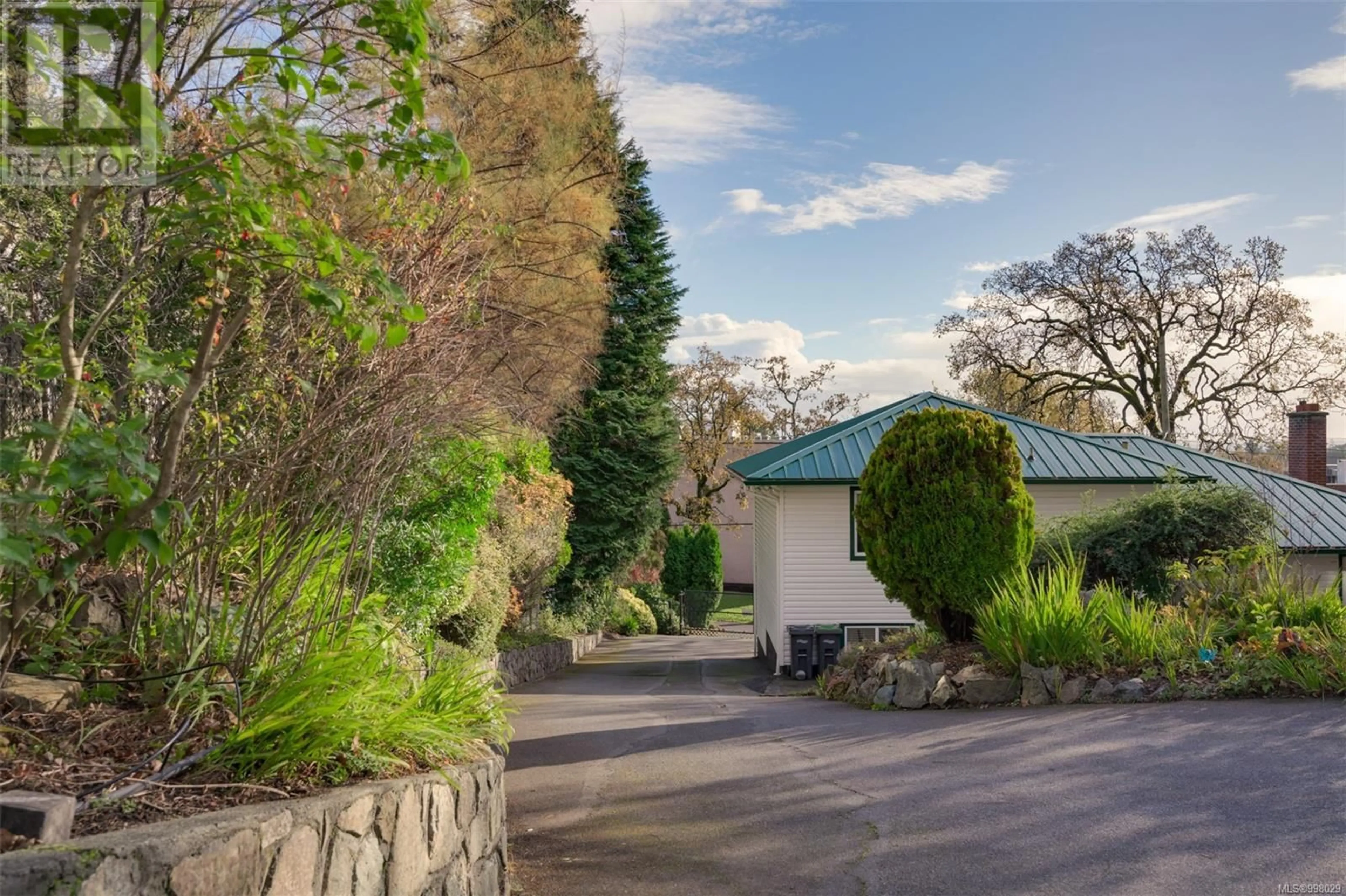 Unknown for 628 FERNHILL ROAD, Esquimalt British Columbia V9A4Y9