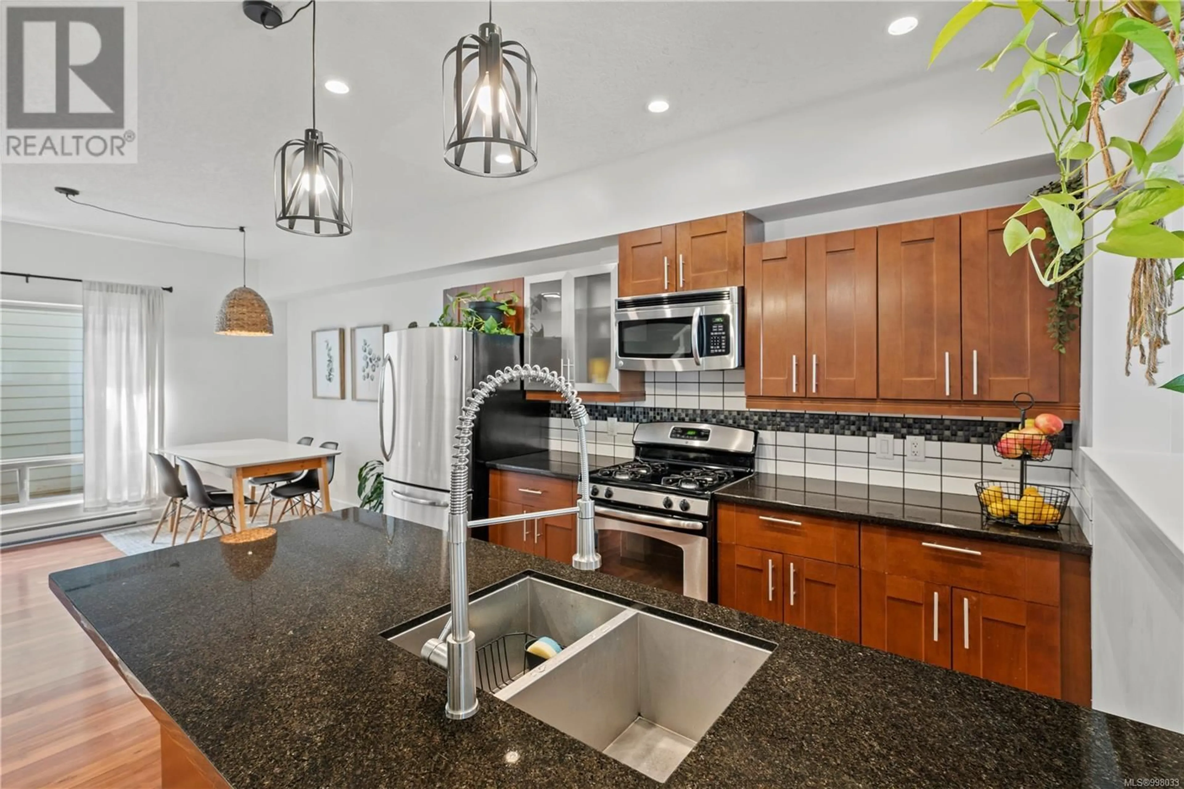 Open concept kitchen, ceramic/tile floor for 203 - 785 STATION AVENUE, Langford British Columbia V9B0E6