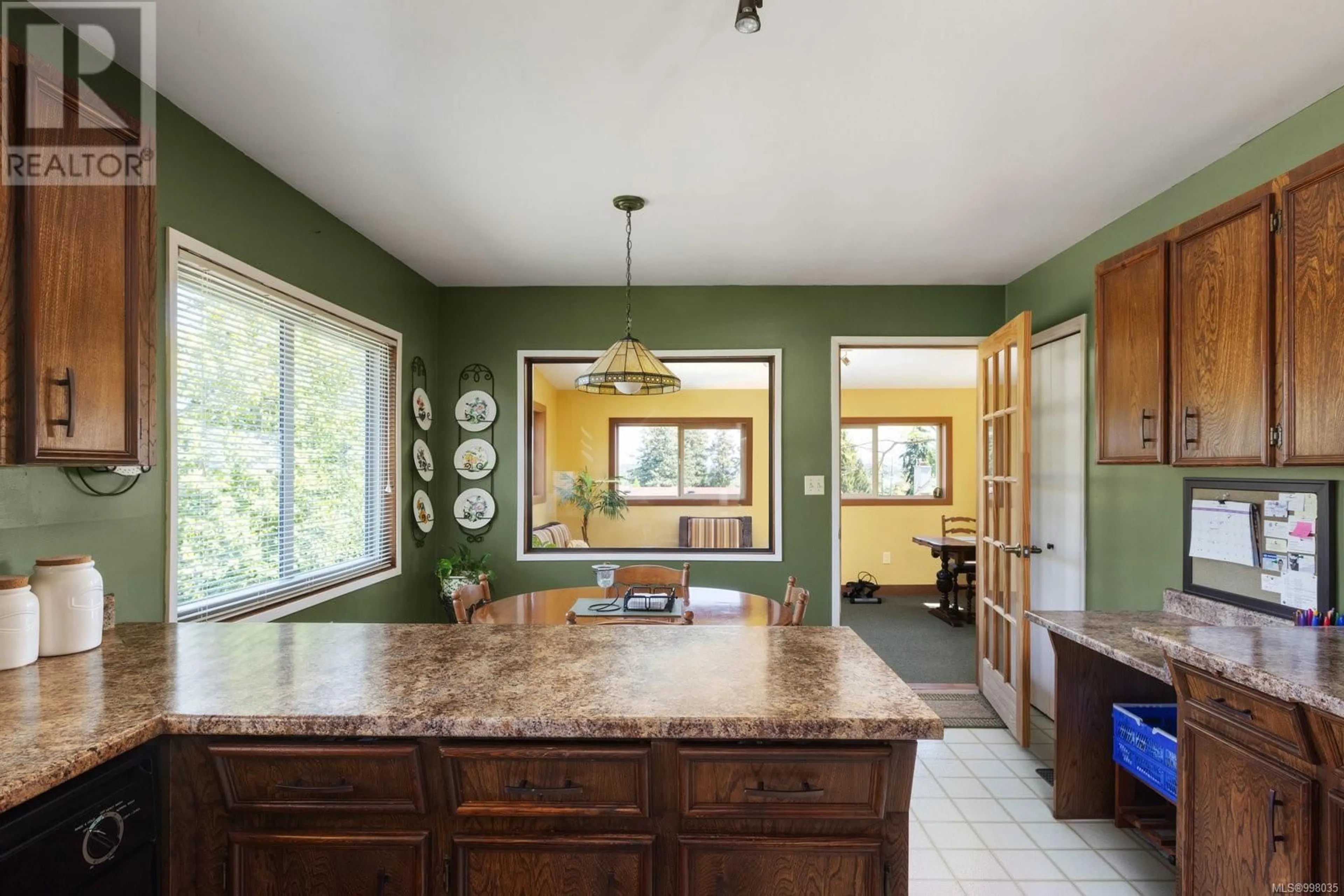 Open concept kitchen, ceramic/tile floor for 2077 STELLY'S CROSS ROAD, Central Saanich British Columbia V8M1M7