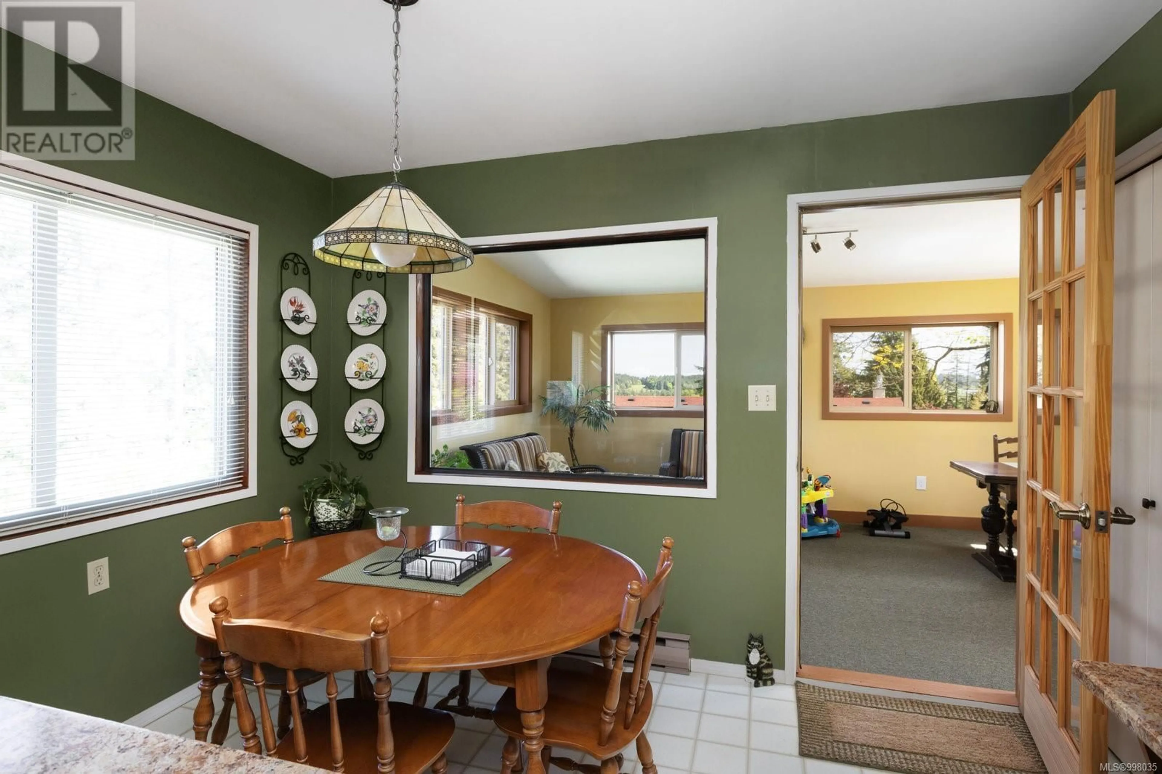 Dining room, ceramic/tile floor for 2077 STELLY'S CROSS ROAD, Central Saanich British Columbia V8M1M7