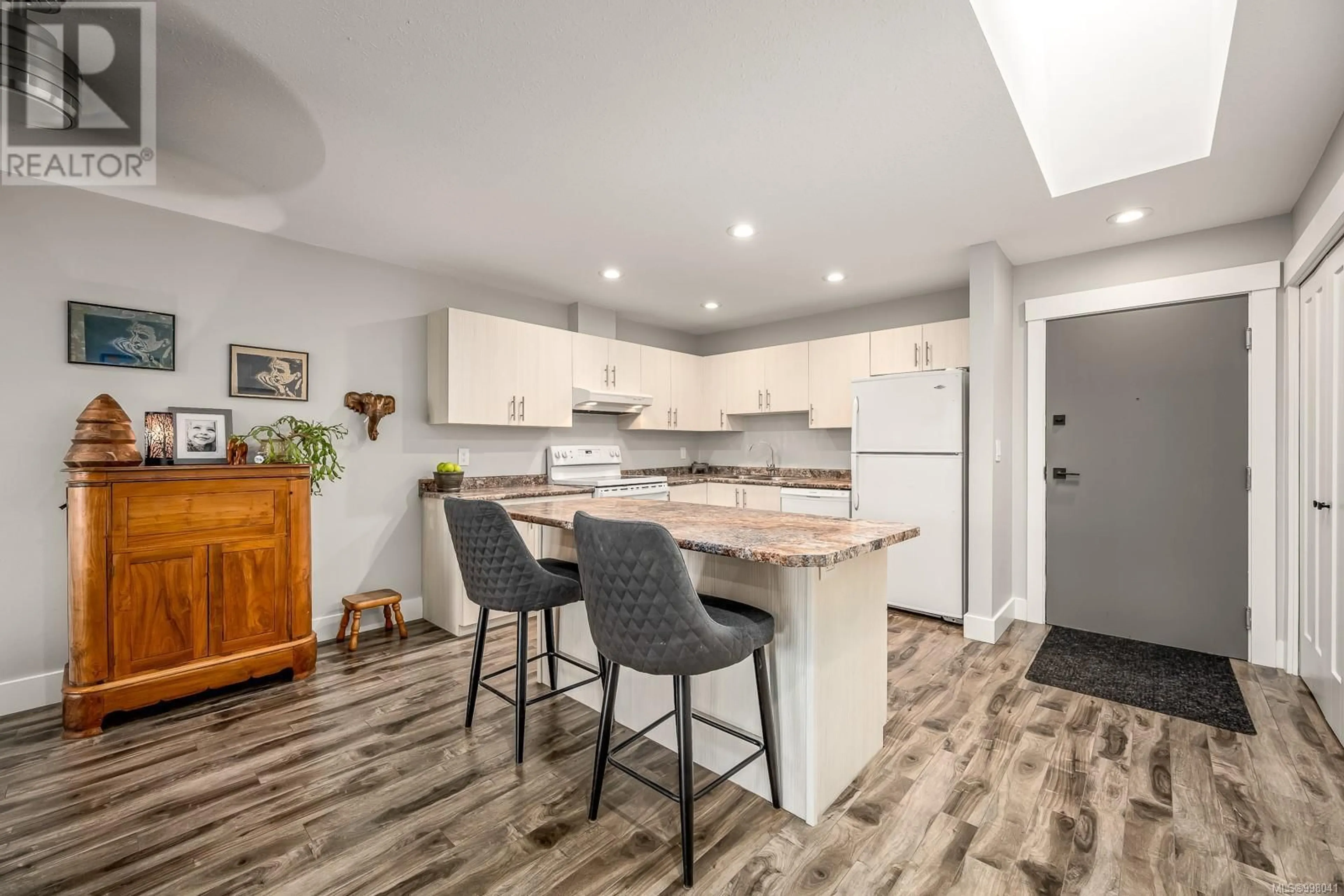 Open concept kitchen, unknown for 104 - 2720 CLIFFE AVENUE, Courtenay British Columbia V9J1E6