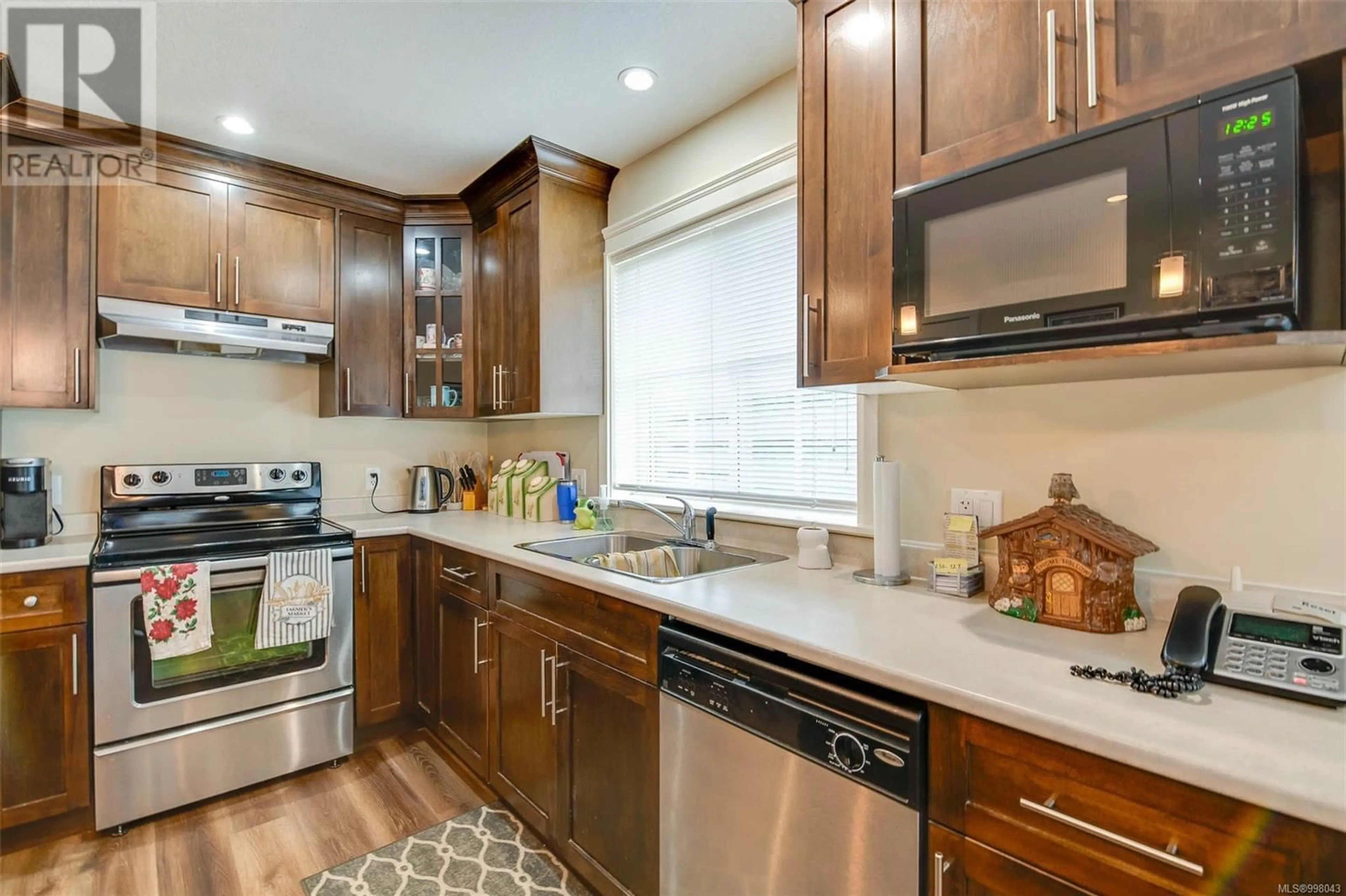 Standard kitchen, unknown for 3774 12TH AVENUE, Port Alberni British Columbia V9Y5A5