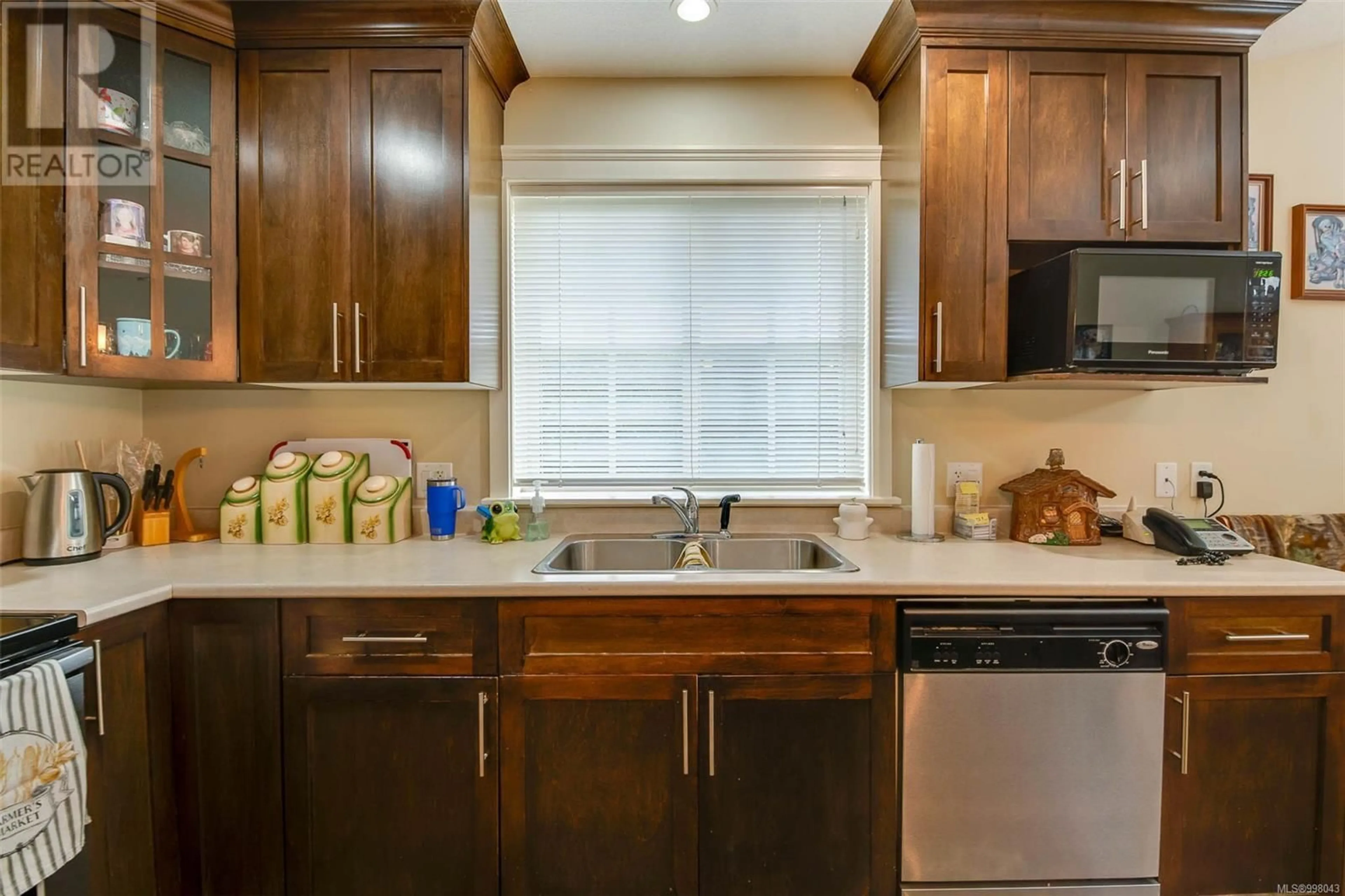 Standard kitchen, unknown for 3774 12TH AVENUE, Port Alberni British Columbia V9Y5A5