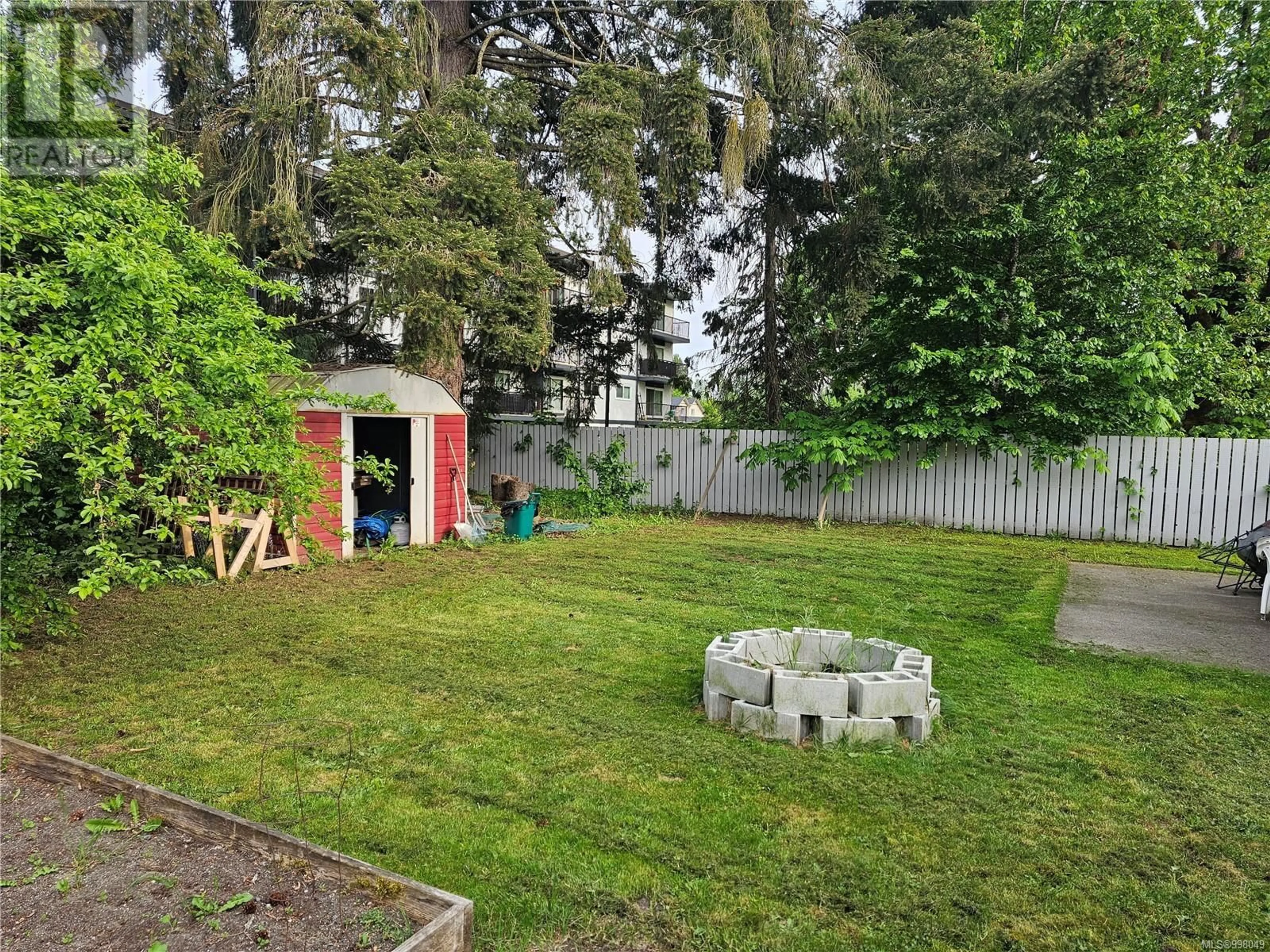 A pic from outside/outdoor area/front of a property/back of a property/a pic from drone, street for 140 PRICE PLACE, Duncan British Columbia V9L3L6