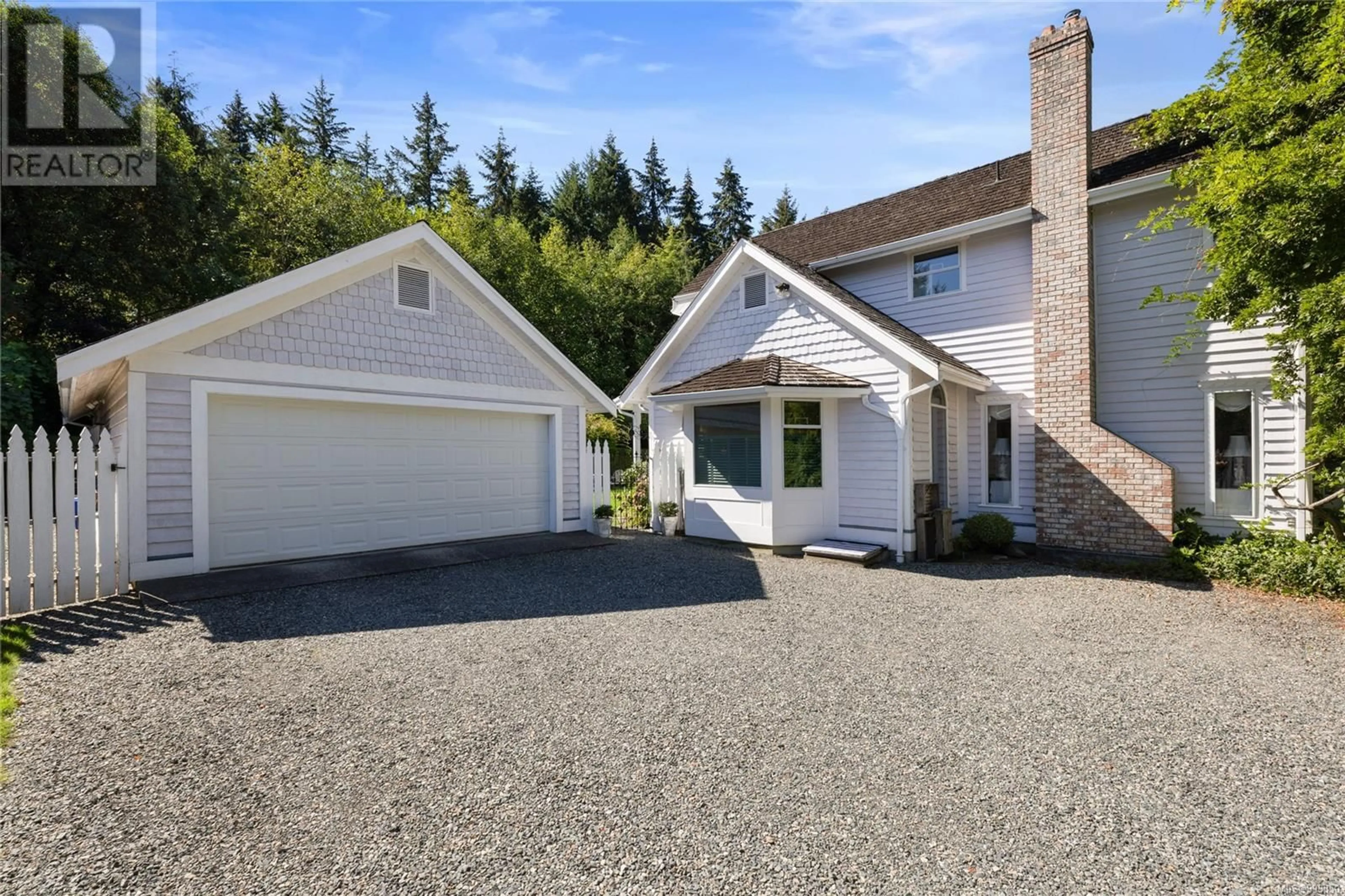 A pic from outside/outdoor area/front of a property/back of a property/a pic from drone, street for 234 HOYLAKE ROAD WEST, Qualicum Beach British Columbia V9K1K5
