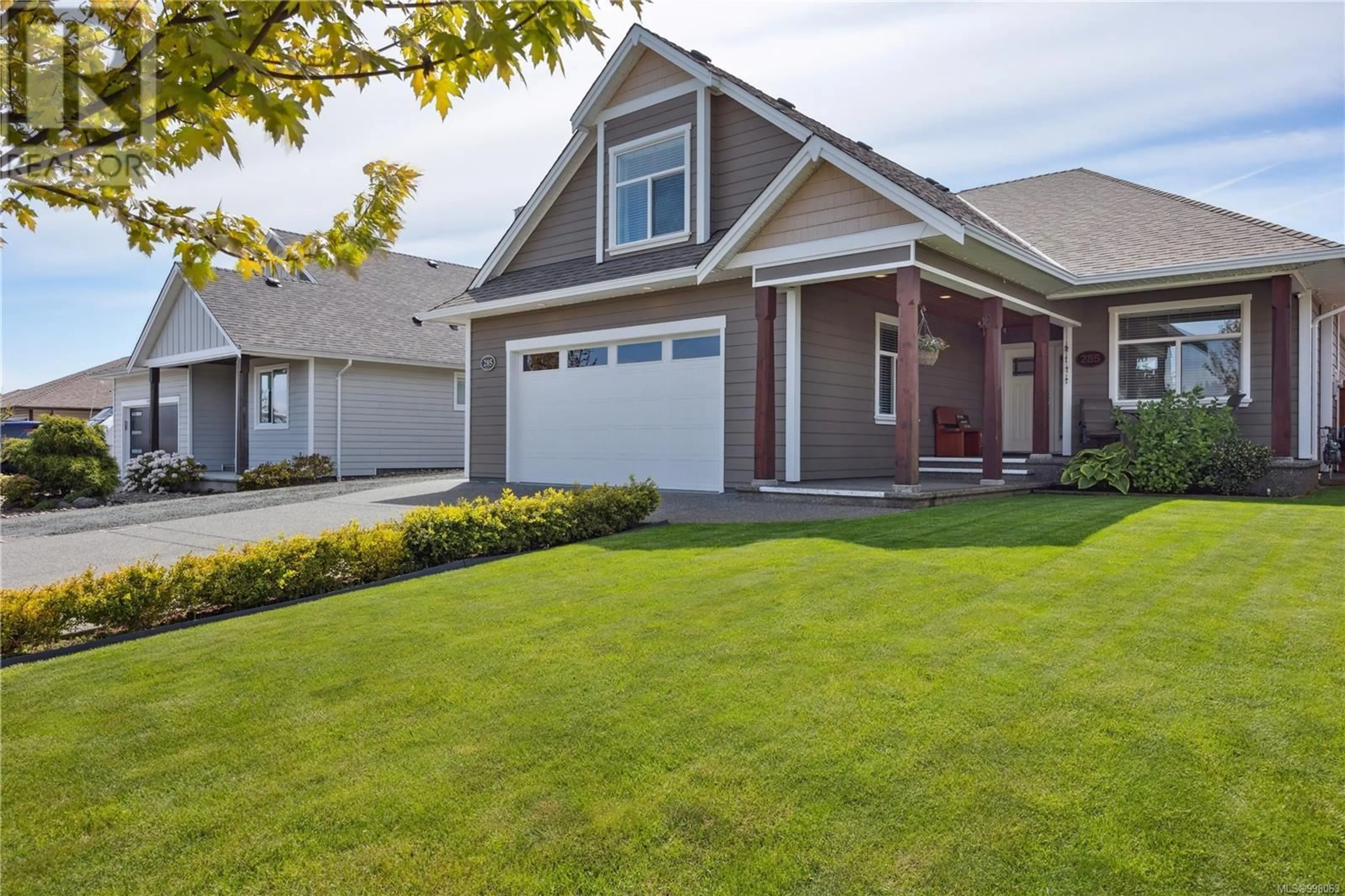 Home with vinyl exterior material, street for 285 VERMONT DRIVE, Campbell River British Columbia V9W0C3