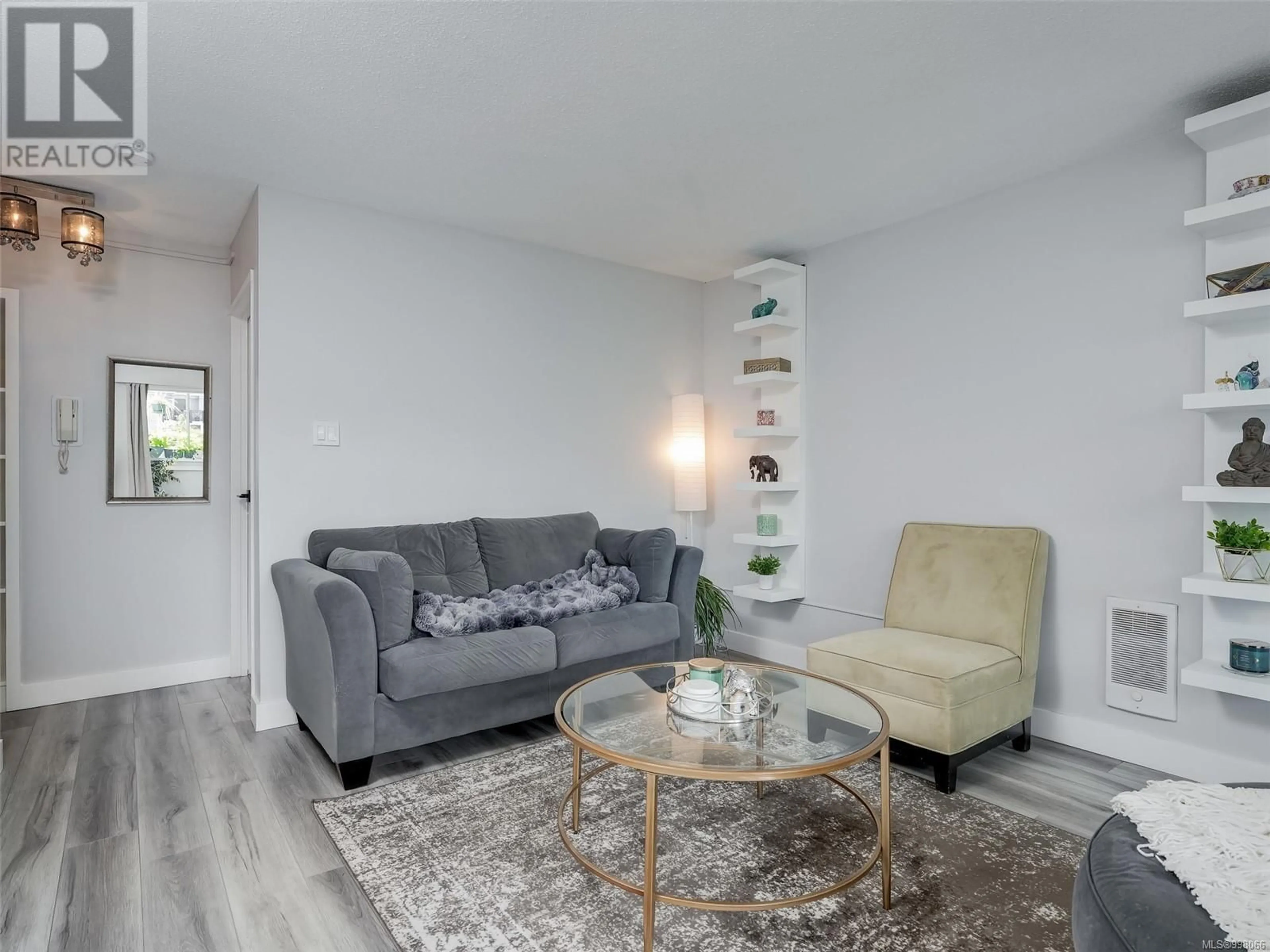 Living room with furniture, unknown for 206 - 1000 MCCLURE STREET, Victoria British Columbia V8V3E9