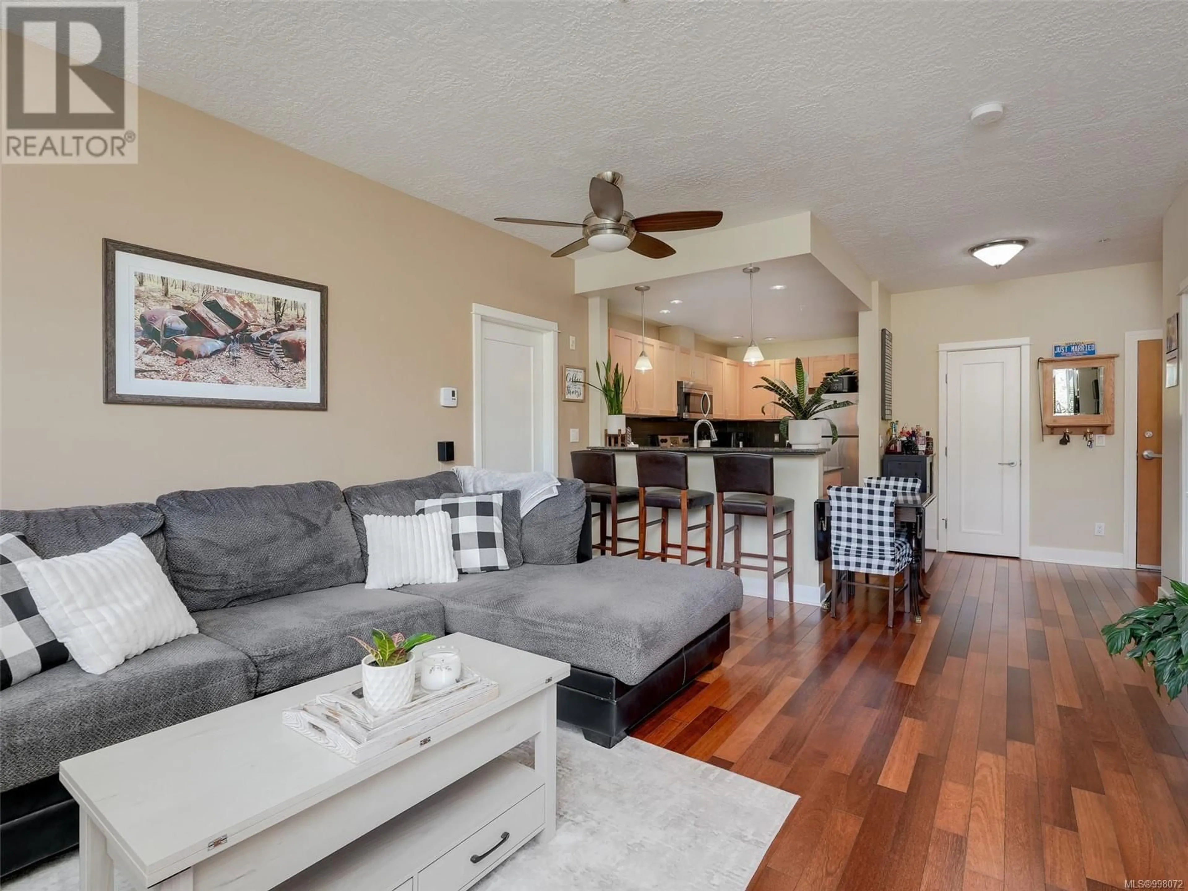 Living room with furniture, unknown for 203 - 627 BROOKSIDE ROAD, Colwood British Columbia V8Y2S2