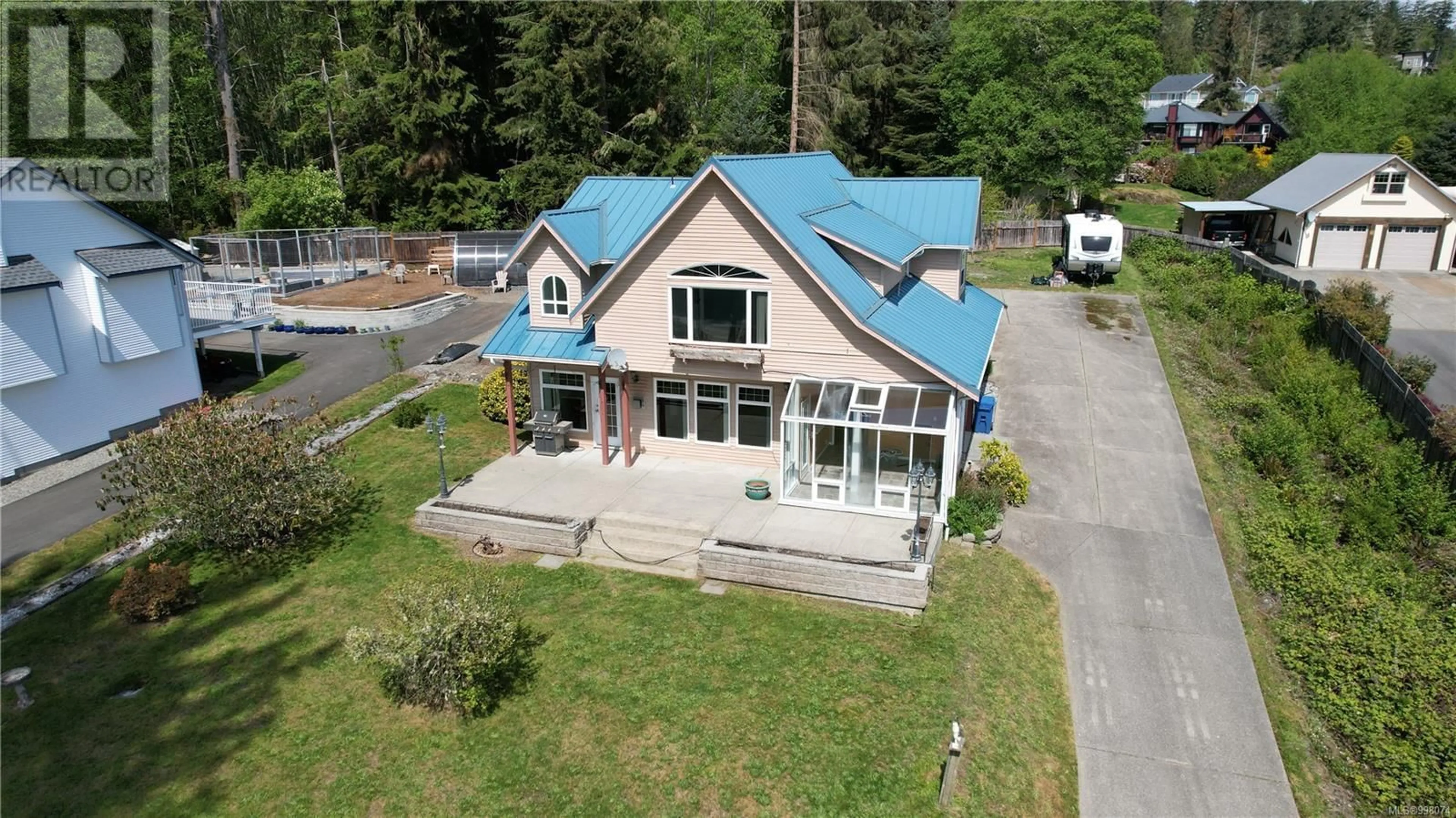 A pic from outside/outdoor area/front of a property/back of a property/a pic from drone, unknown for 8284 WEST COAST ROAD, Sooke British Columbia V9Z1E1