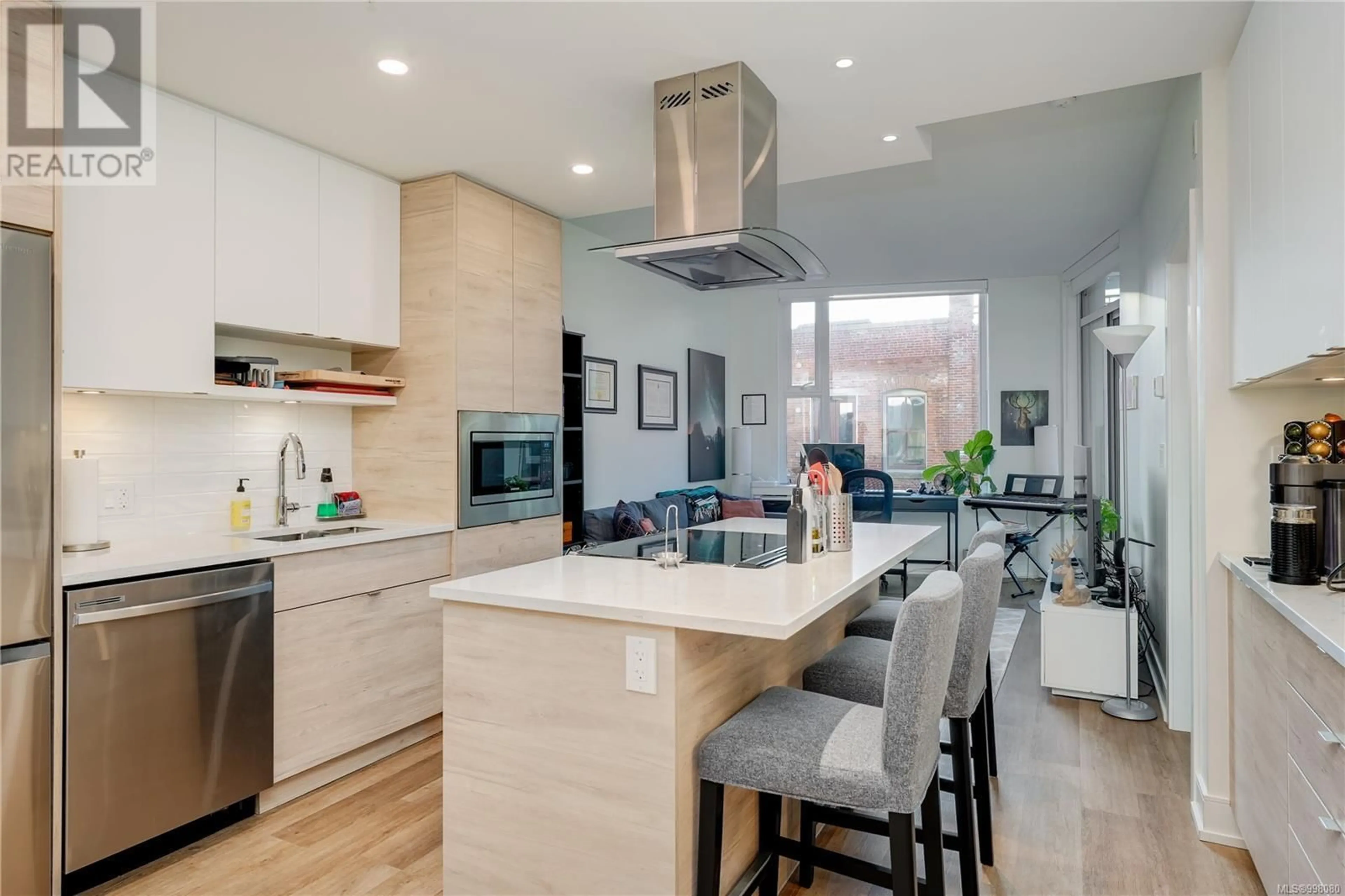 Contemporary kitchen, ceramic/tile floor for 710 - 1628 STORE STREET, Victoria British Columbia V8W3K3