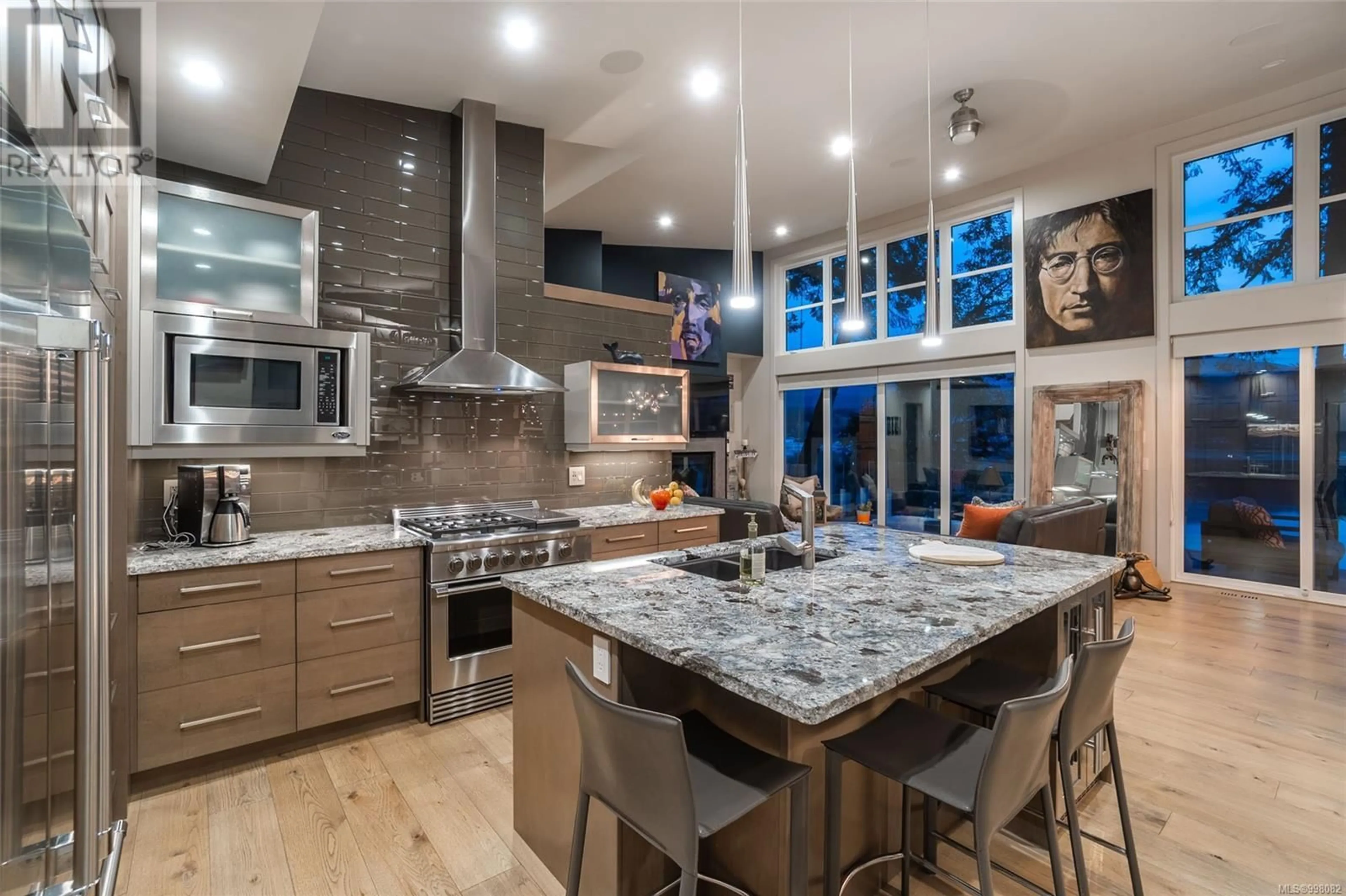 Contemporary kitchen, unknown for 4991 REIBER ROAD, Ladysmith British Columbia V9G1L6