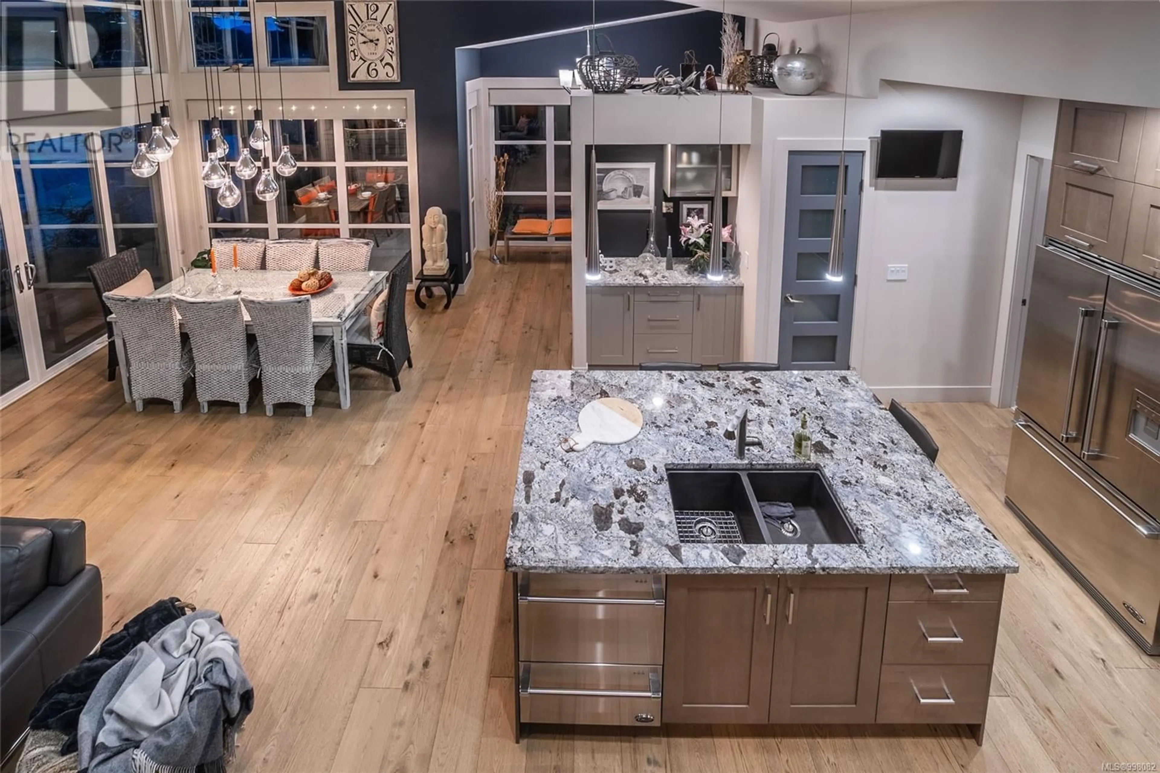 Open concept kitchen, ceramic/tile floor for 4991 REIBER ROAD, Ladysmith British Columbia V9G1L6