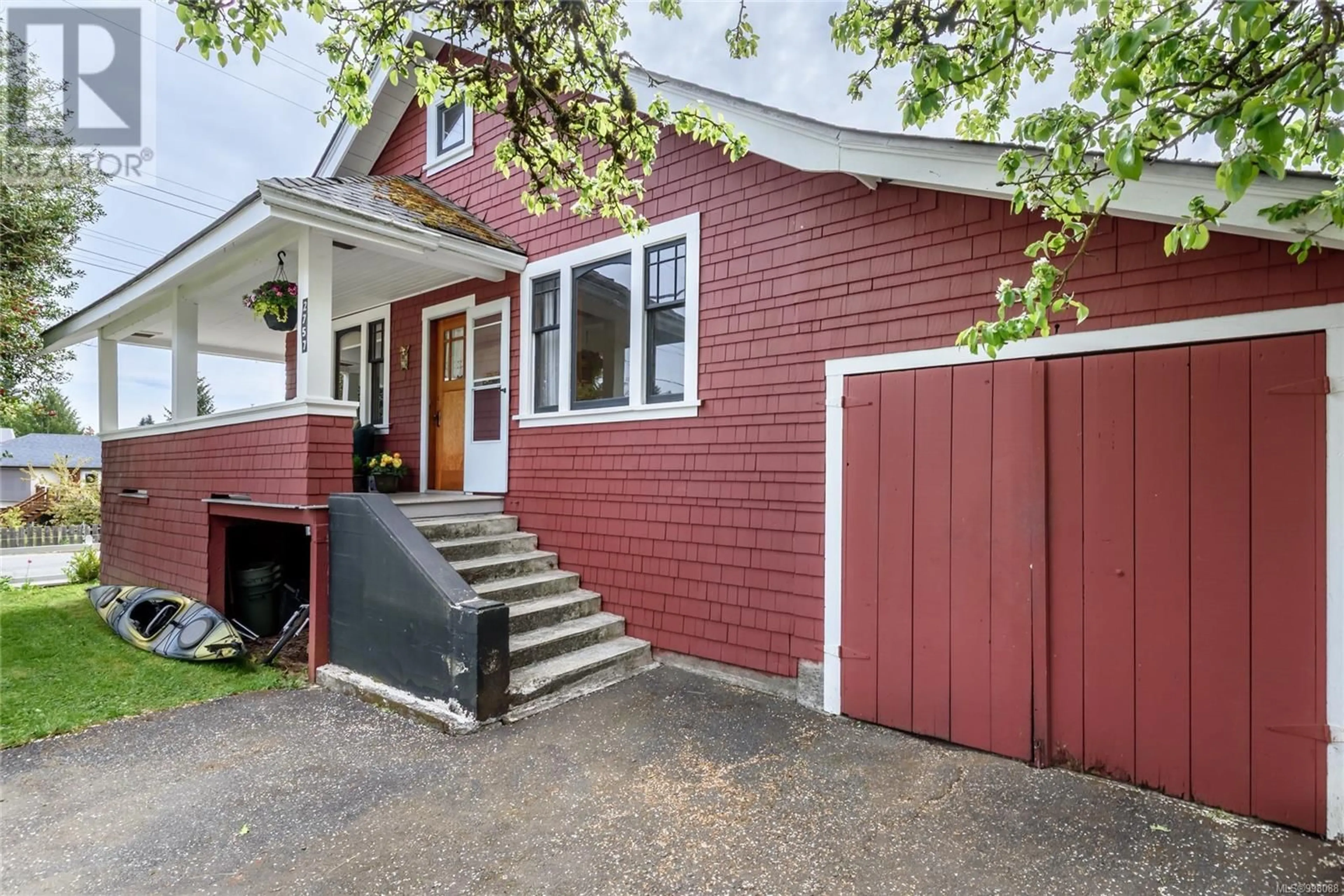Unknown for 2757 WINDERMERE AVENUE, Cumberland British Columbia V0R1S0