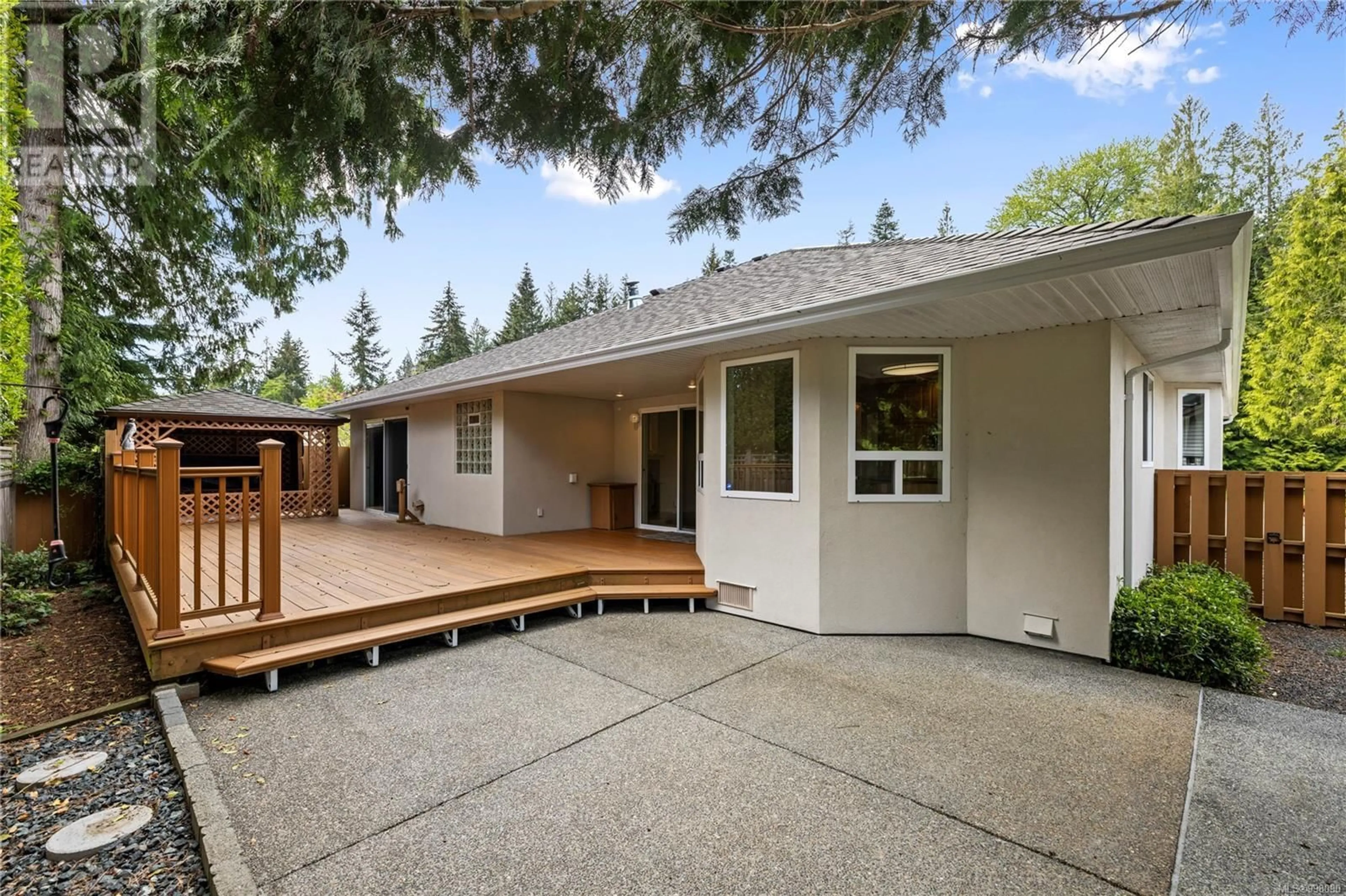 Patio, unknown for 822 ARBUTUS STREET, Qualicum Beach British Columbia V9K2L4