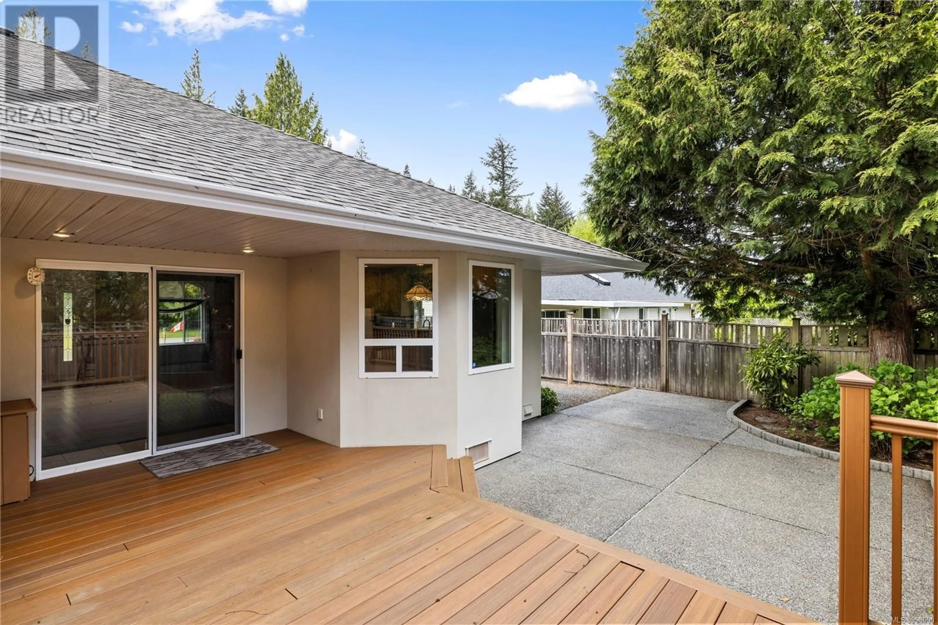 Patio, unknown for 822 ARBUTUS STREET, Qualicum Beach British Columbia V9K2L4