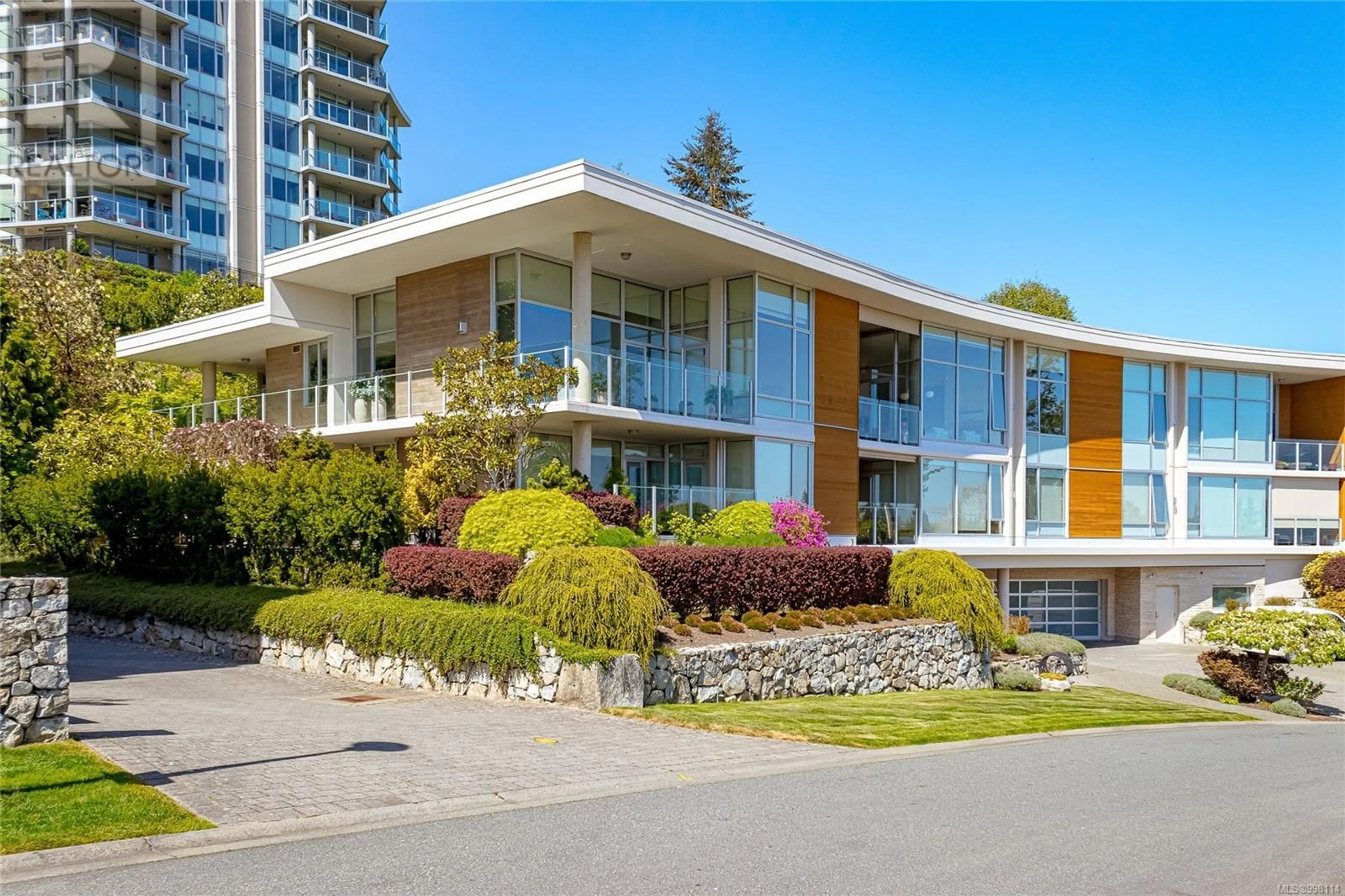 Unknown for 203 - 758 SAYWARD HILL TERRACE, Saanich British Columbia V8Y3K1