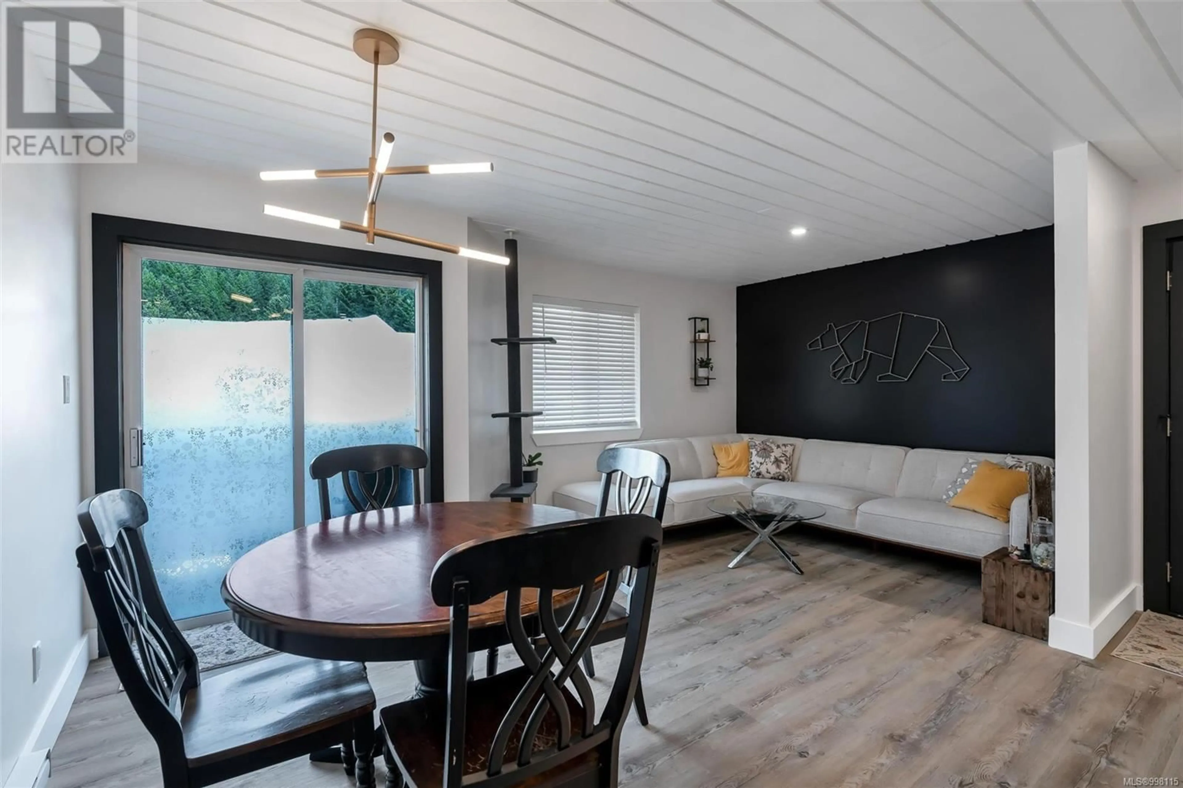 Dining room, wood/laminate floor for 63 - 211 MADILL ROAD, Lake Cowichan British Columbia V0R2G1