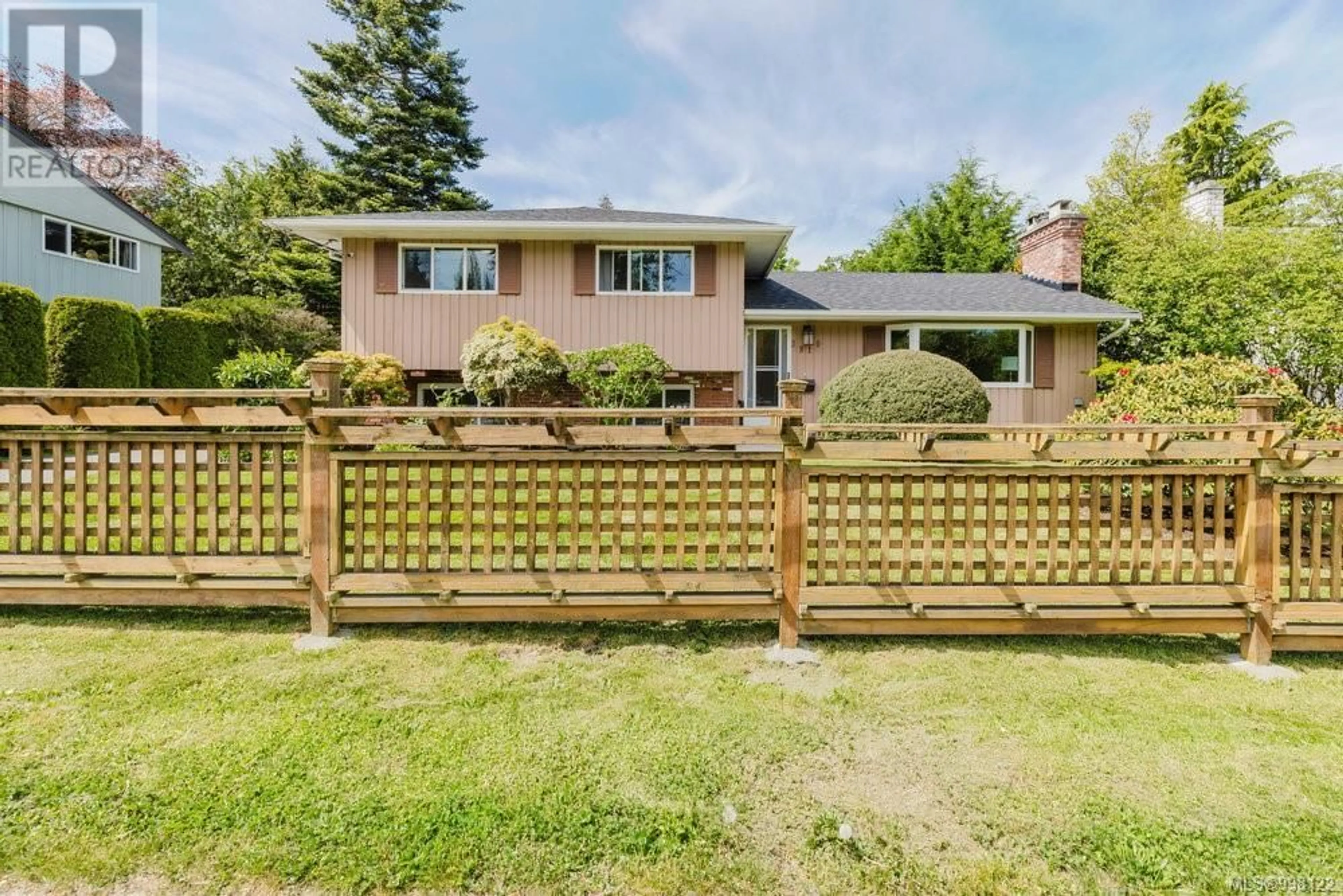 A pic from outside/outdoor area/front of a property/back of a property/a pic from drone, street for 3810 GORDON HEAD ROAD, Saanich British Columbia V8P4X1