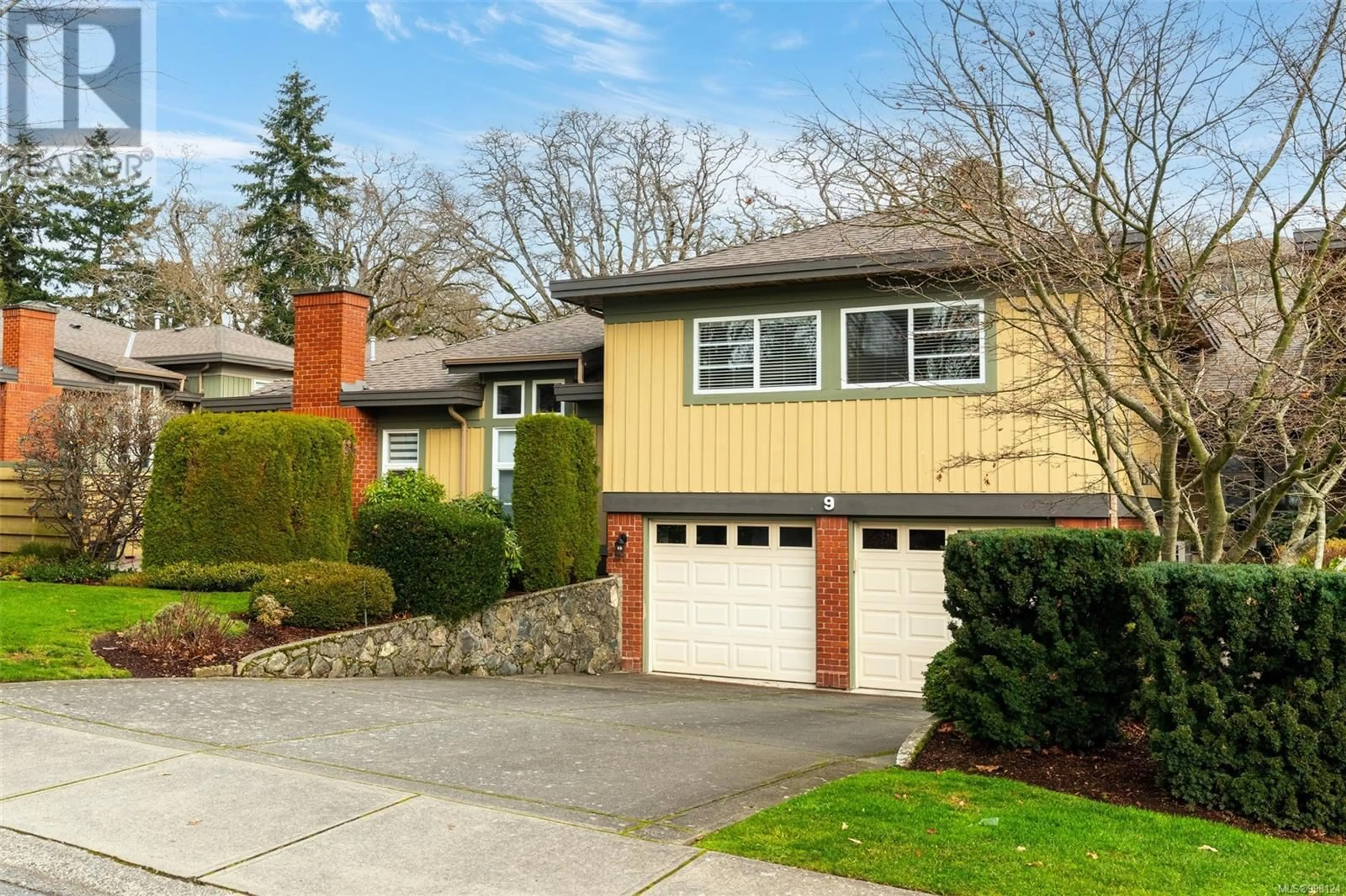 Home with vinyl exterior material, street for 9 - 3955 OAKWINDS STREET, Saanich British Columbia V8N3B4