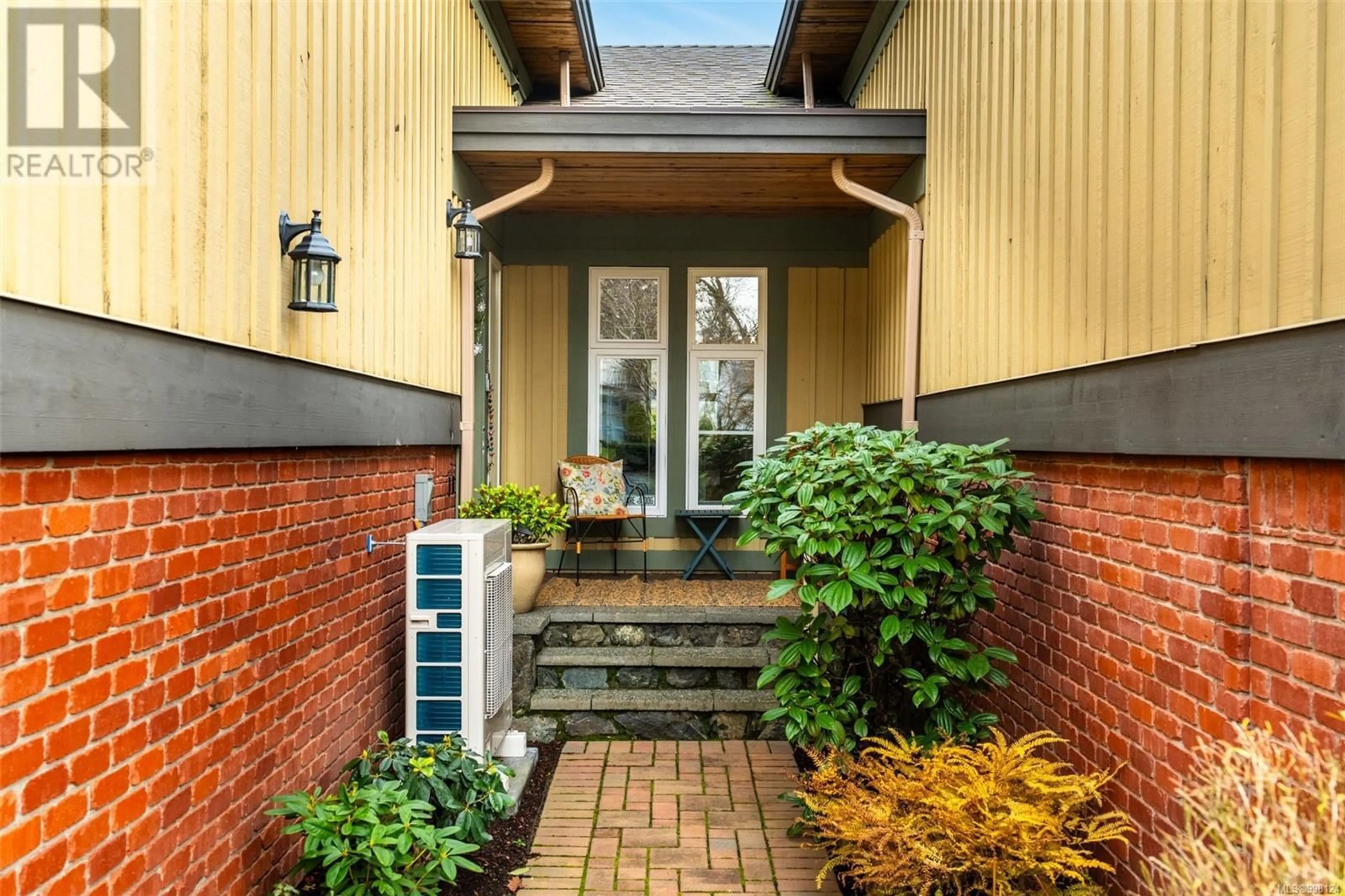Home with brick exterior material, street for 9 - 3955 OAKWINDS STREET, Saanich British Columbia V8N3B4