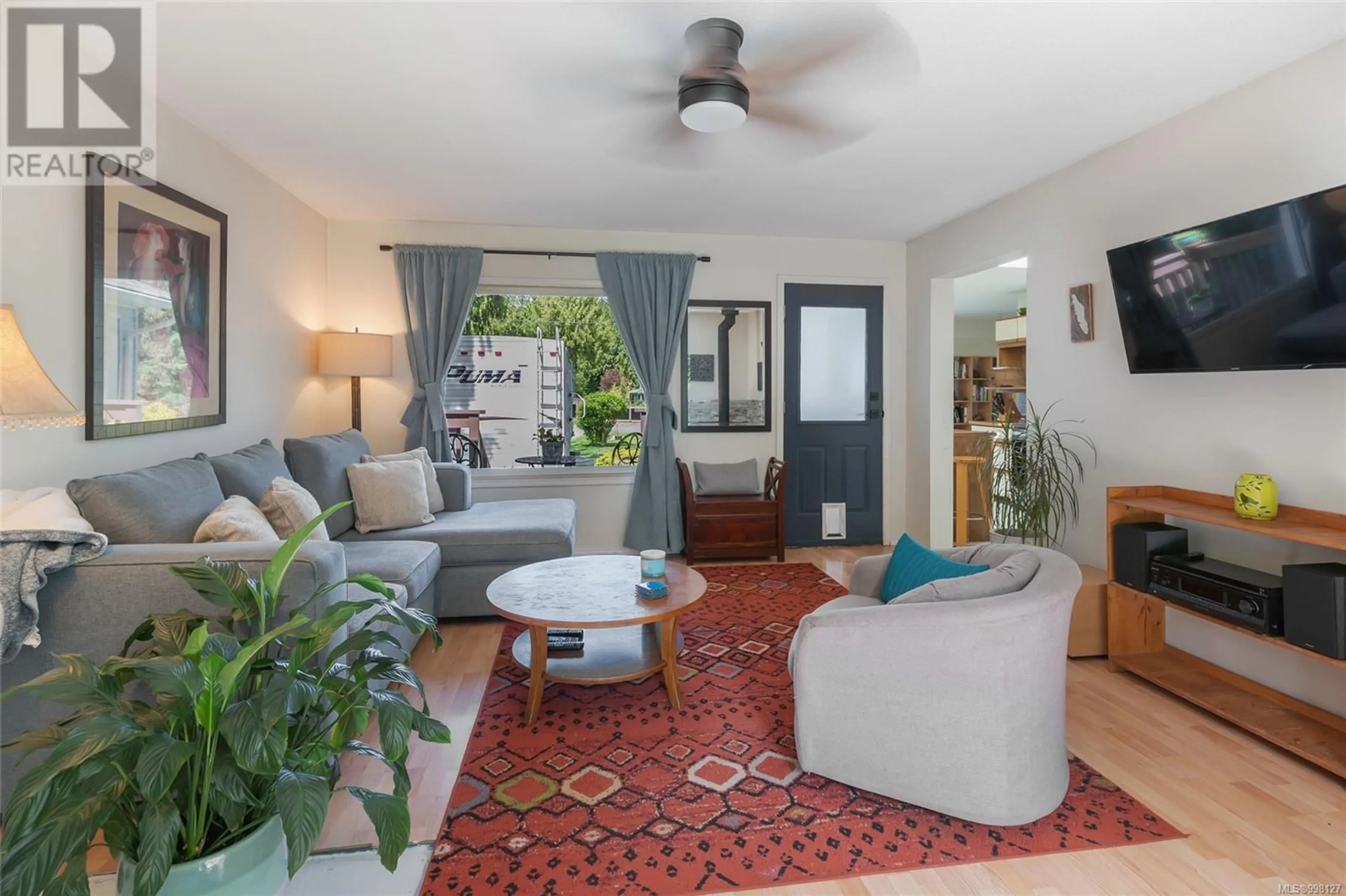 Living room with furniture, unknown for 1466 EDWIN ROAD, Qualicum Beach British Columbia V9K2A8
