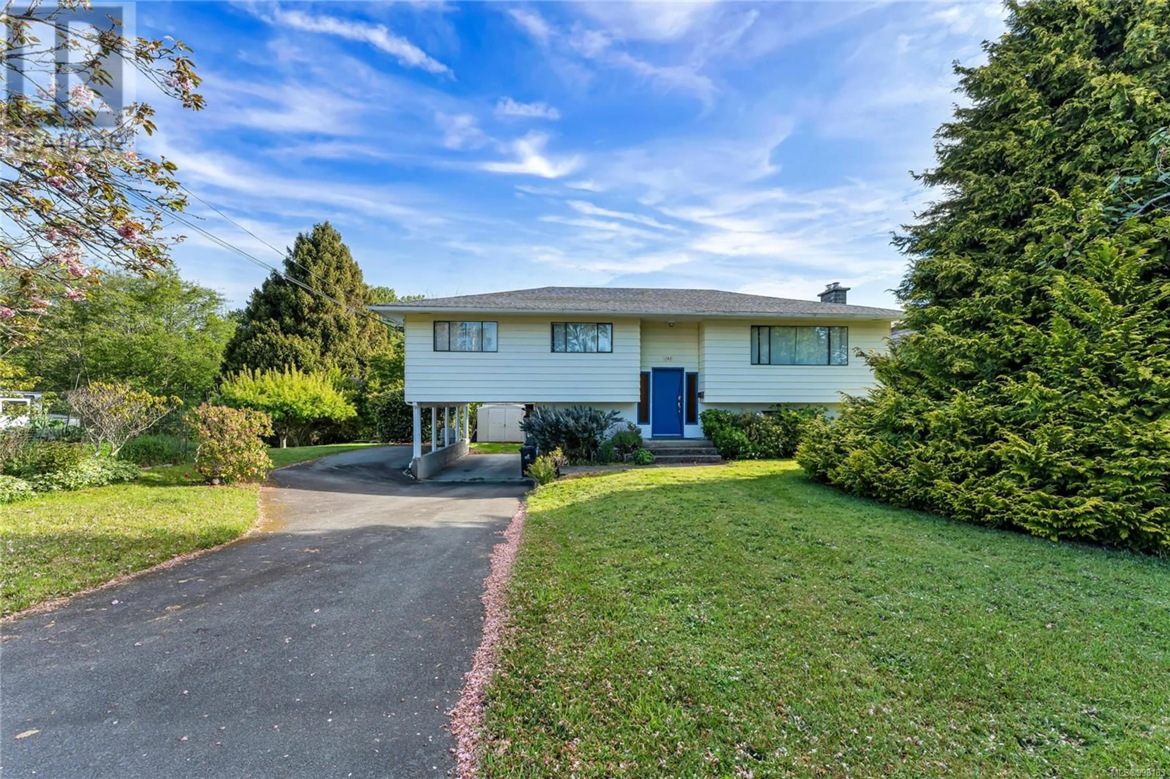 A pic from outside/outdoor area/front of a property/back of a property/a pic from drone, street for 242 PORTSMOUTH DRIVE, Colwood British Columbia V9C1R9