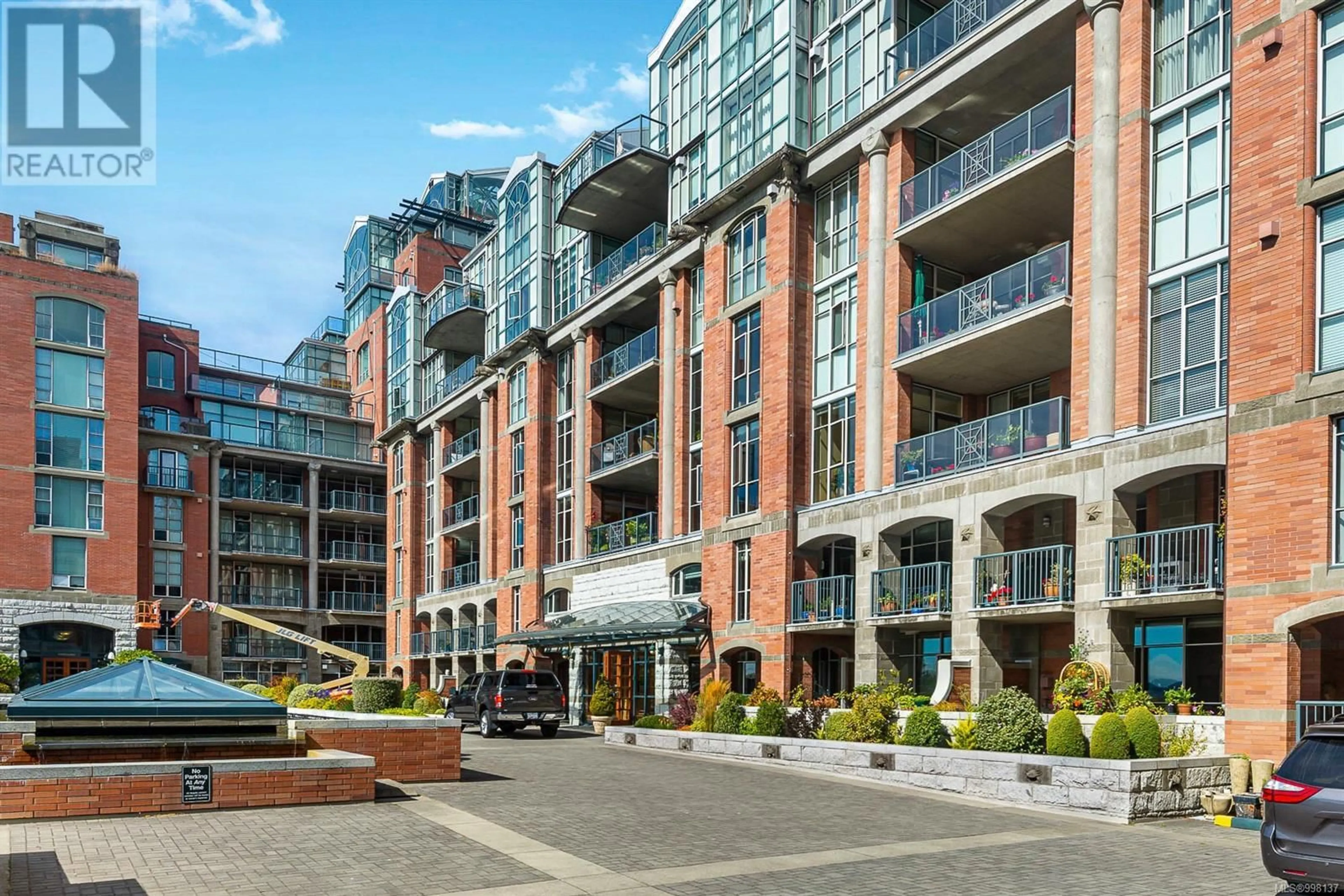 Patio, street for 806 - 21 DALLAS ROAD, Victoria British Columbia V8V4Z9