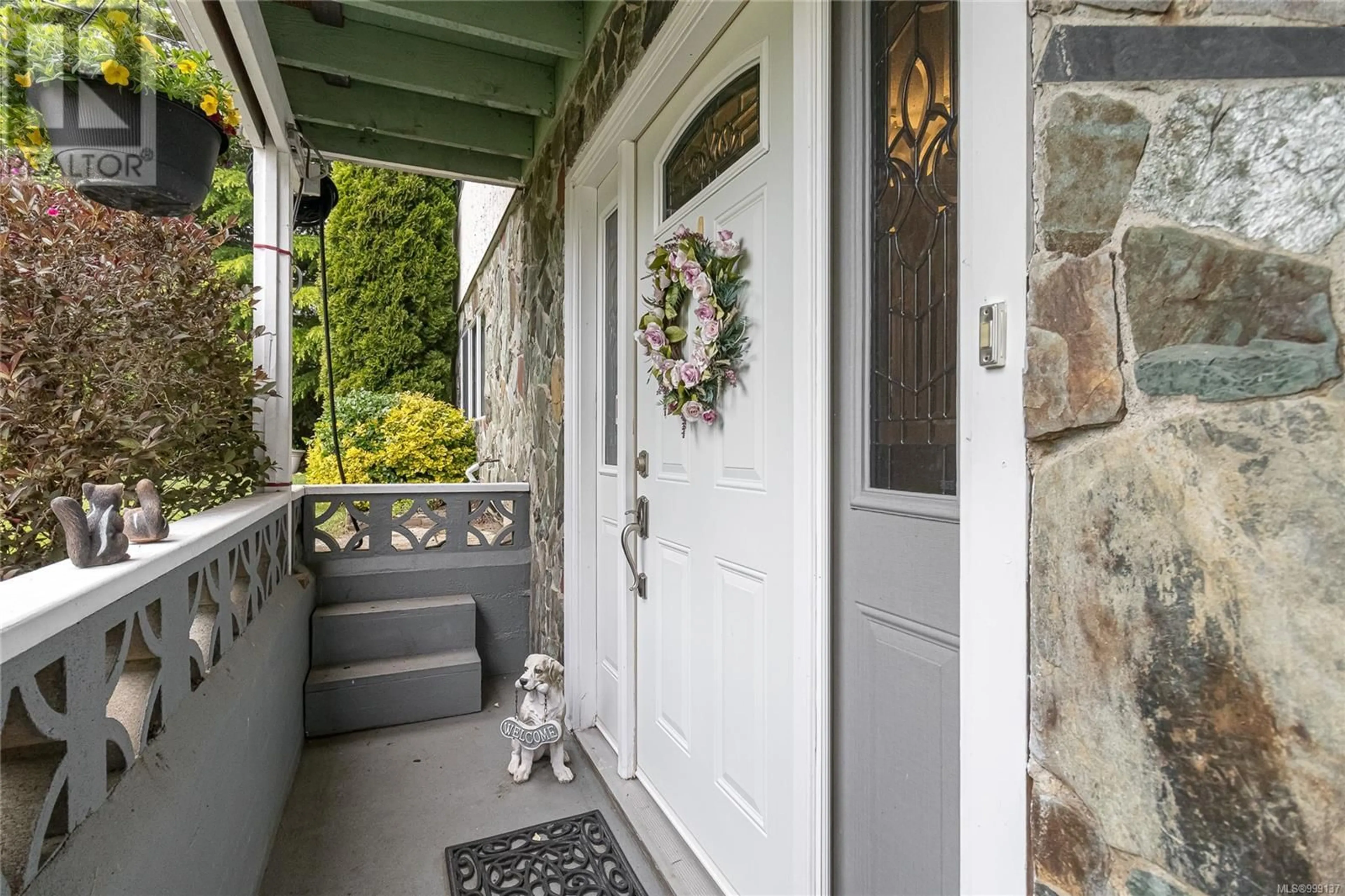 Indoor entryway for 2777 HARTSDALE DRIVE, Langford British Columbia V9B4M9