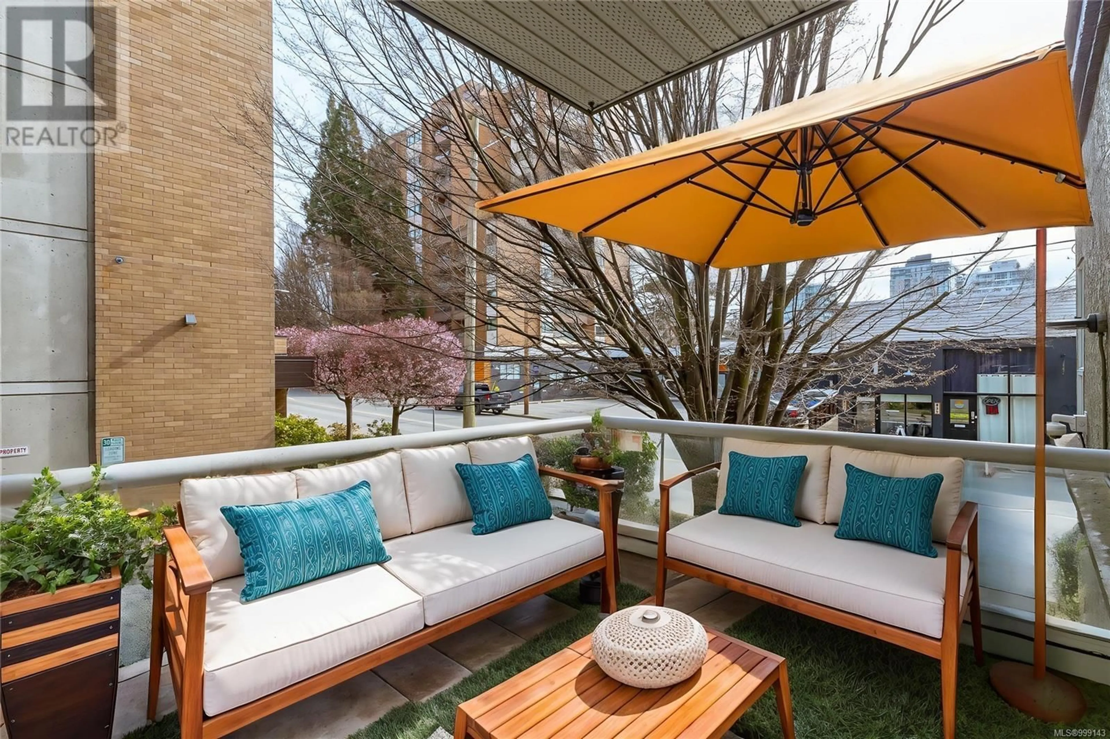 Patio, street for 204 - 832 FISGARD STREET, Victoria British Columbia V8W1S1