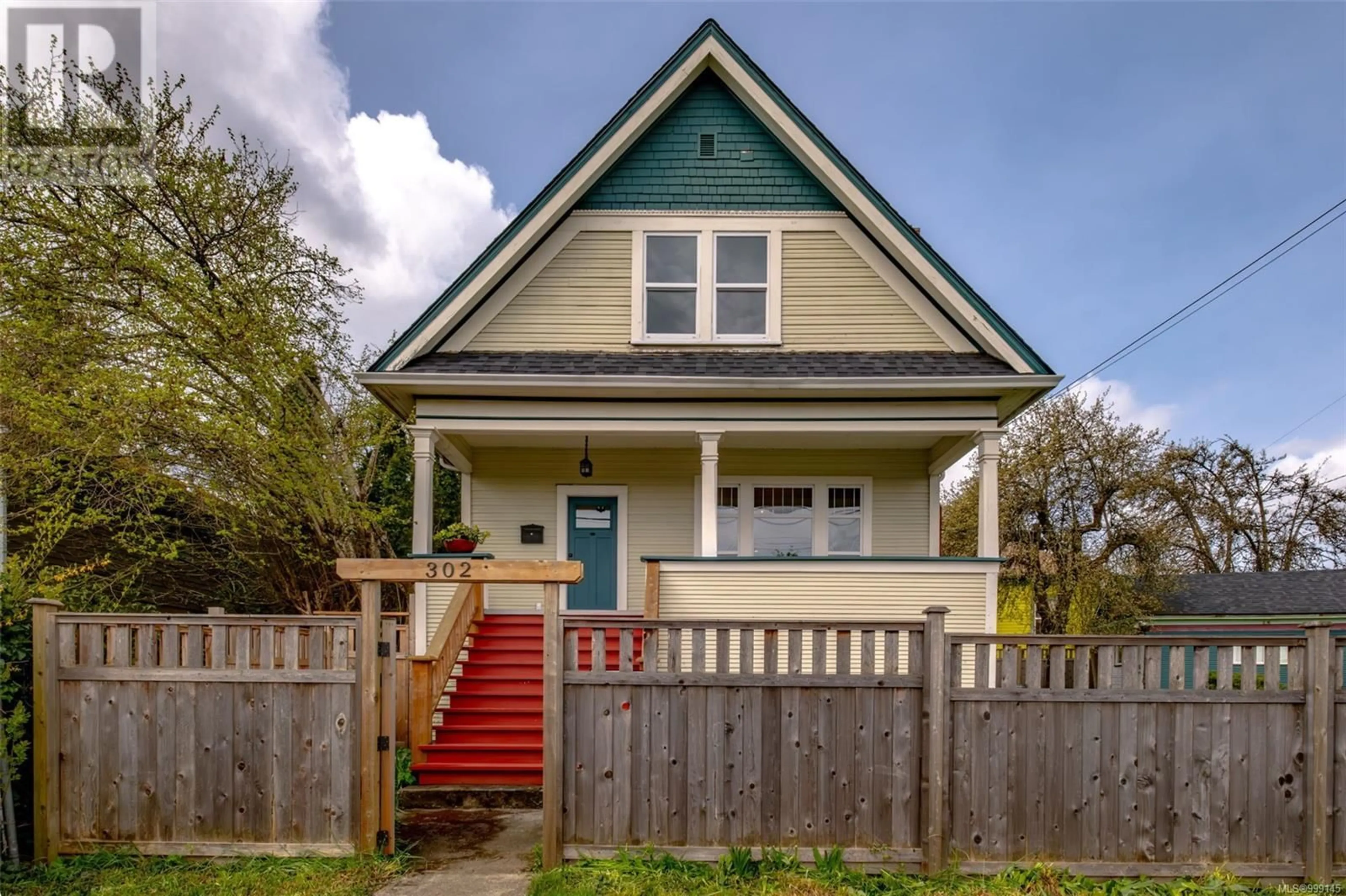Home with vinyl exterior material, street for 302 VICTORIA ROAD, Nanaimo British Columbia V9R4P9