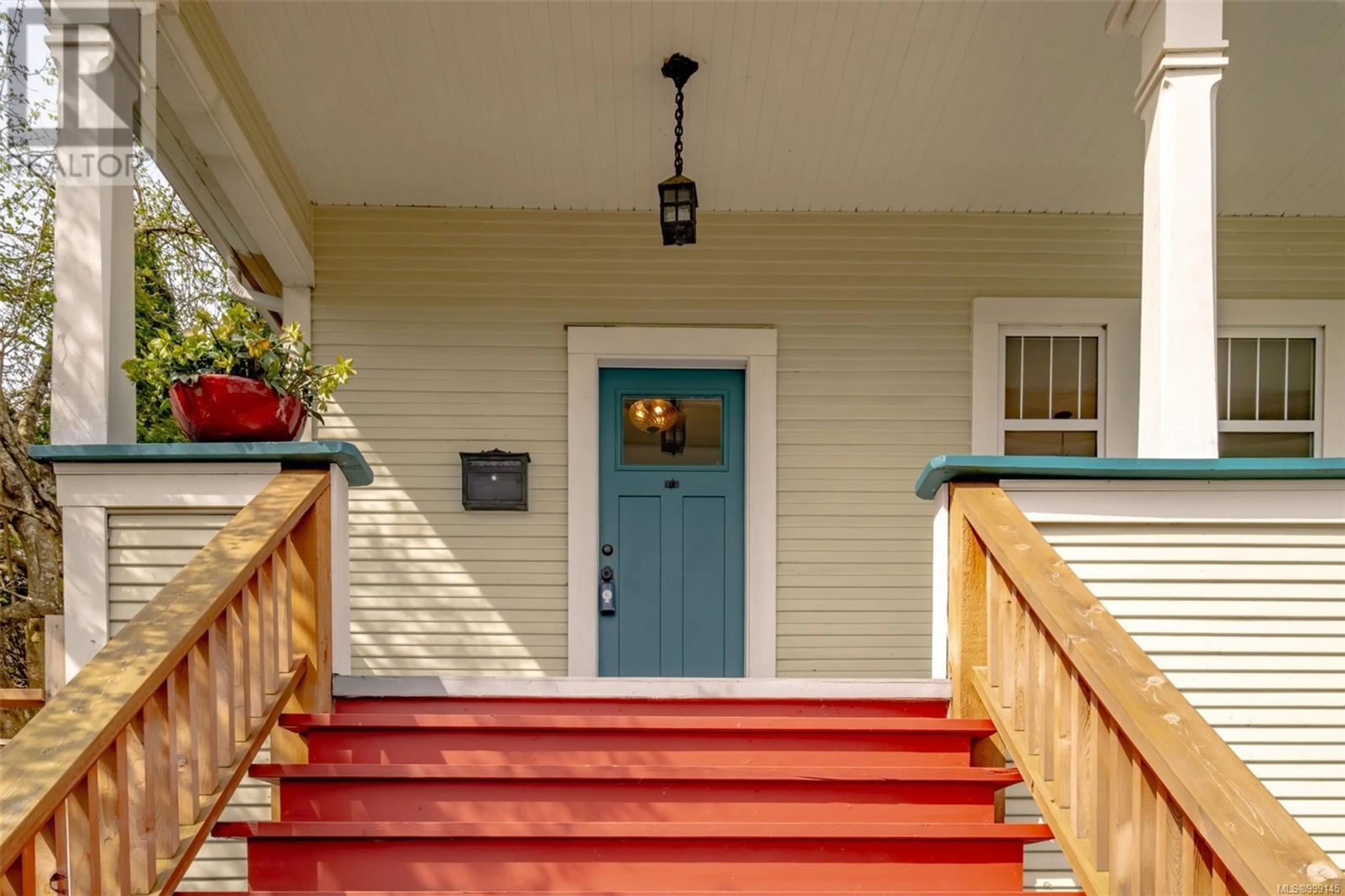 Indoor entryway for 302 VICTORIA ROAD, Nanaimo British Columbia V9R4P9