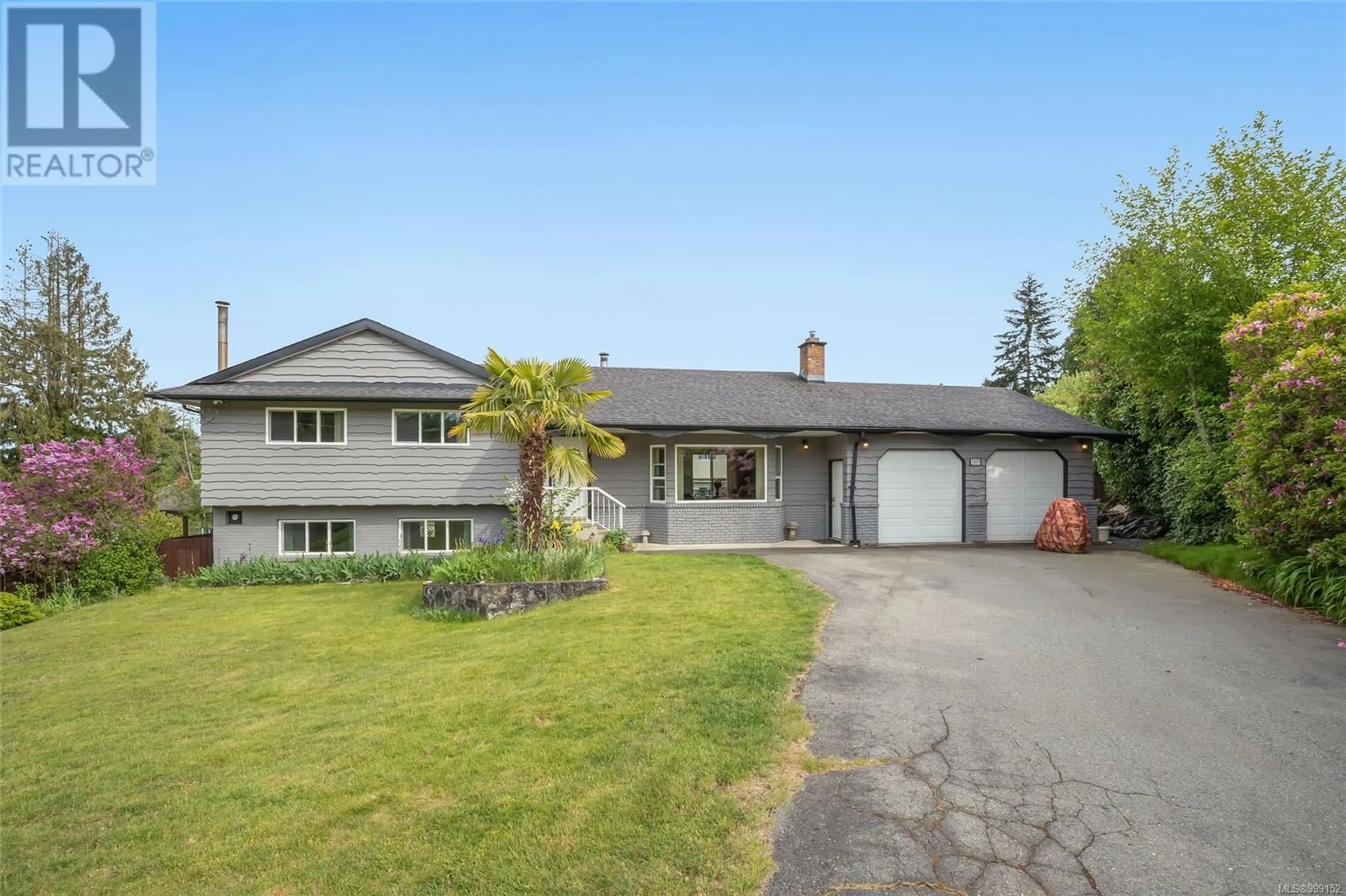 A pic from outside/outdoor area/front of a property/back of a property/a pic from drone, street for 2820 BISCAYNE BAY, Nanaimo British Columbia V9T3C4