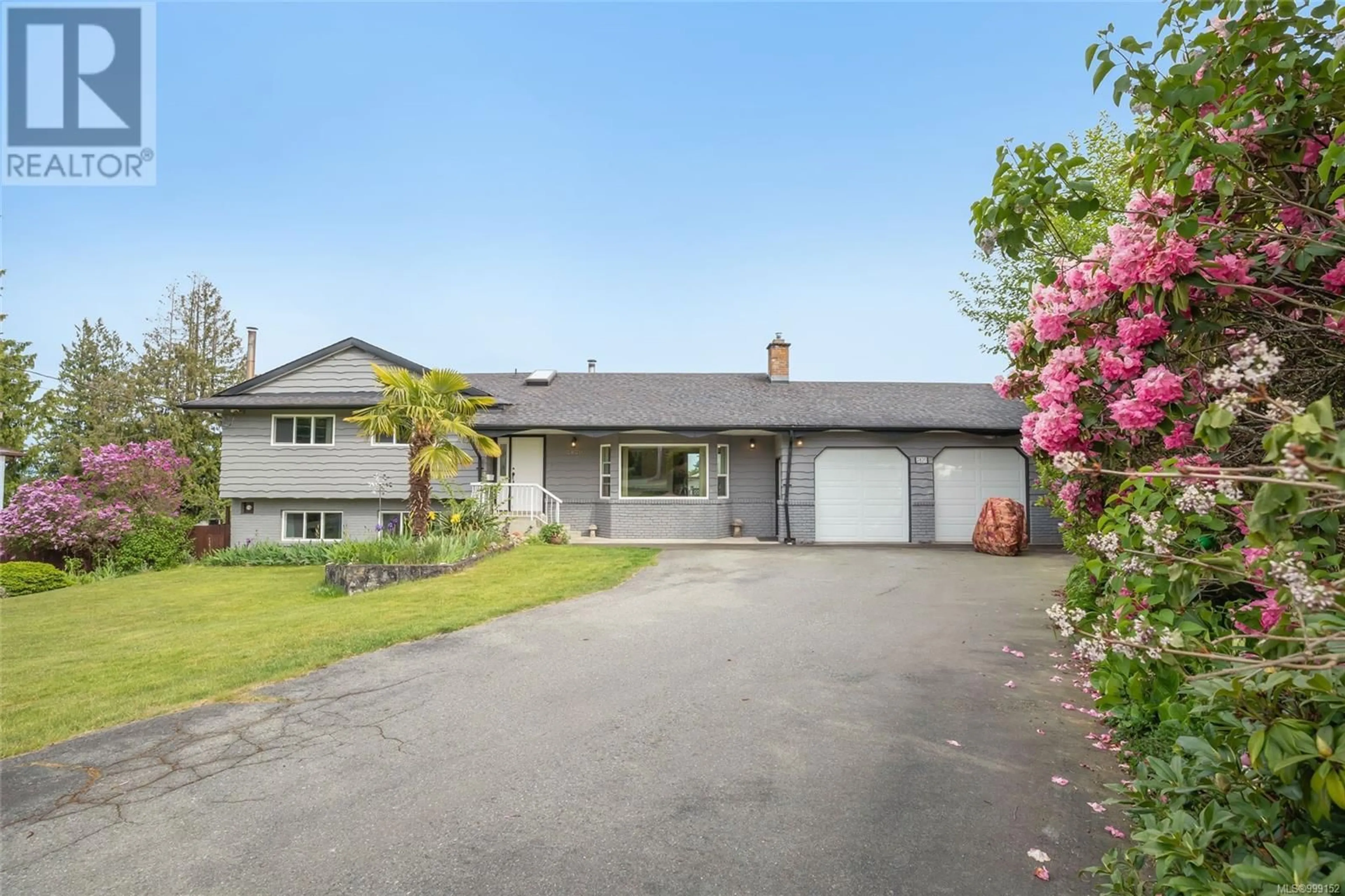 A pic from outside/outdoor area/front of a property/back of a property/a pic from drone, street for 2820 BISCAYNE BAY, Nanaimo British Columbia V9T3C4