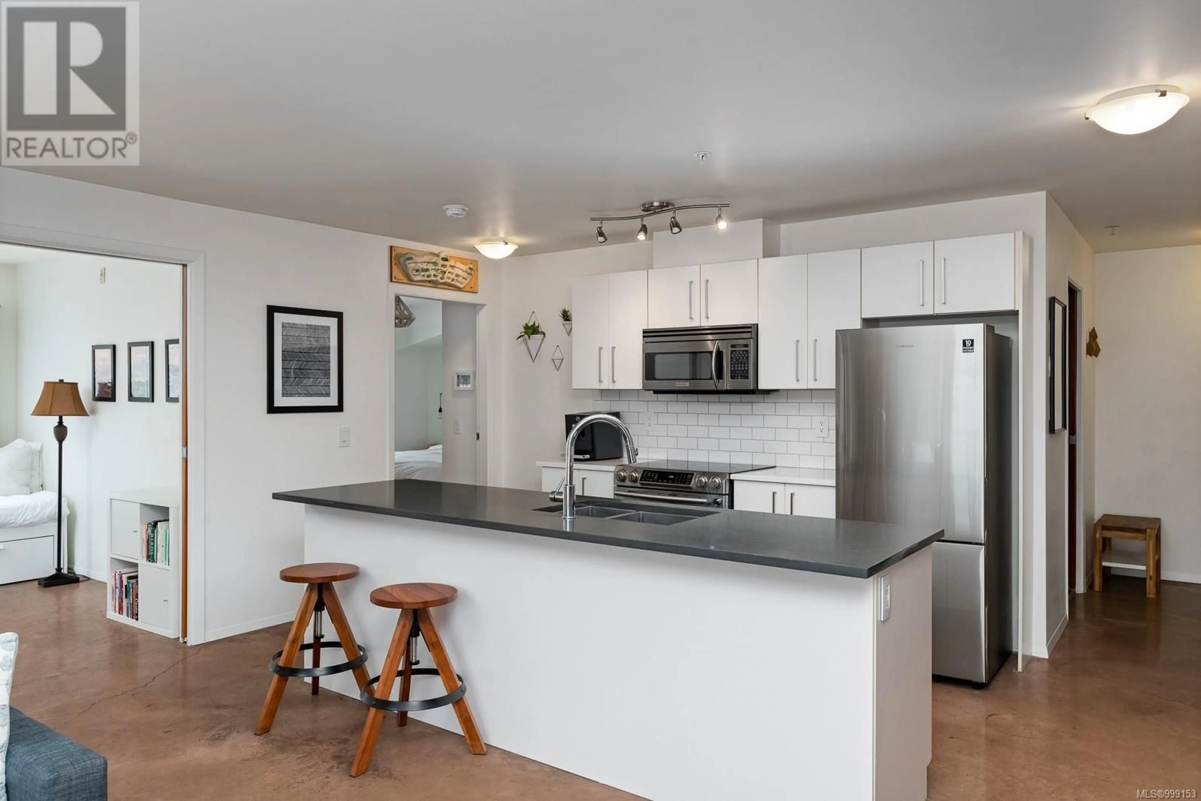 Standard kitchen, unknown for 205 - 932 JOHNSON STREET, Victoria British Columbia V8V3N4