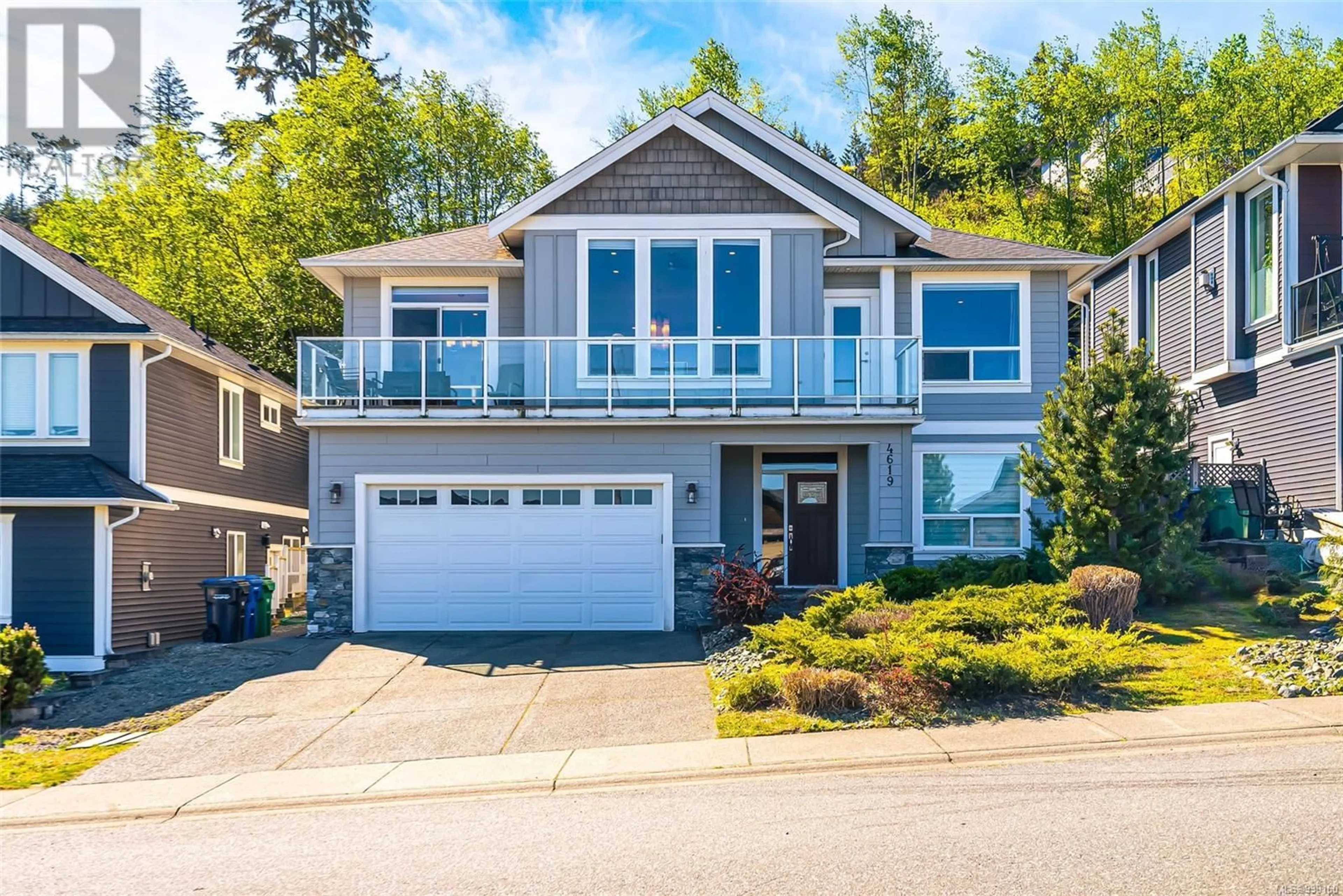Home with vinyl exterior material, street for 4619 LAGUNA WAY, Nanaimo British Columbia V9T0A7