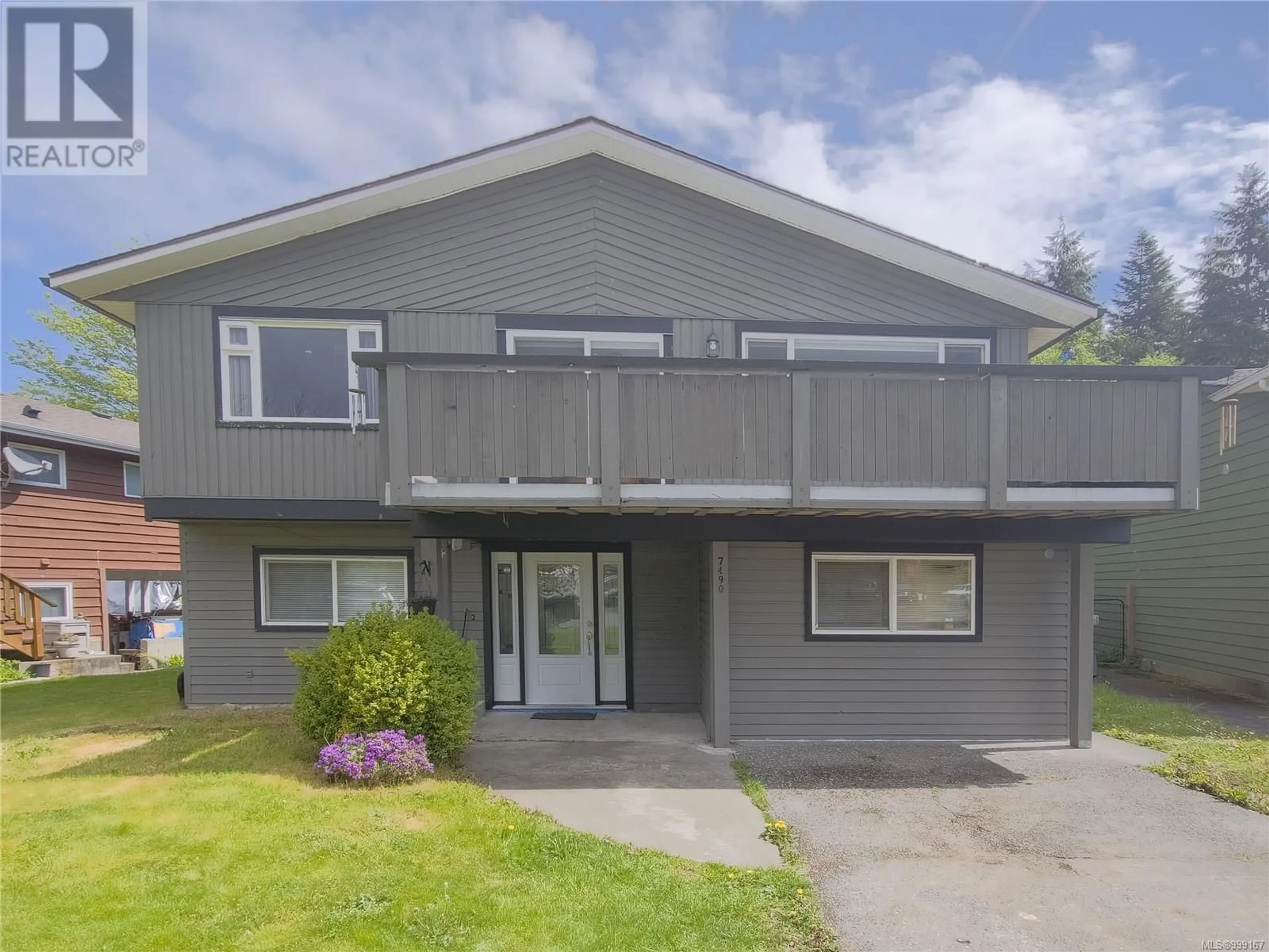 Home with vinyl exterior material, street for 7490 CADWALLADER CRESCENT, Port Hardy British Columbia V0N2P0