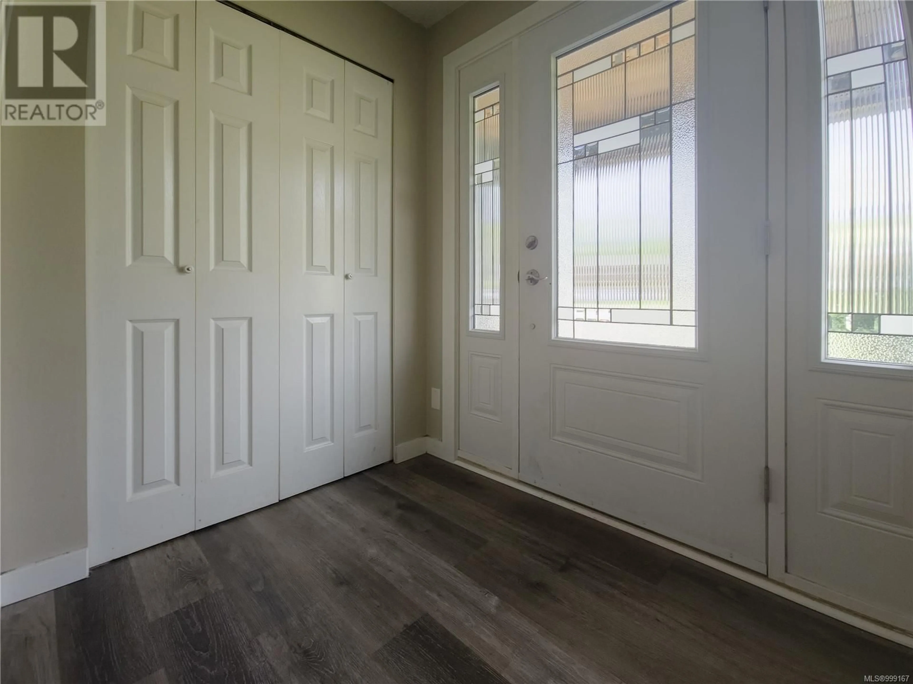 Indoor entryway for 7490 CADWALLADER CRESCENT, Port Hardy British Columbia V0N2P0