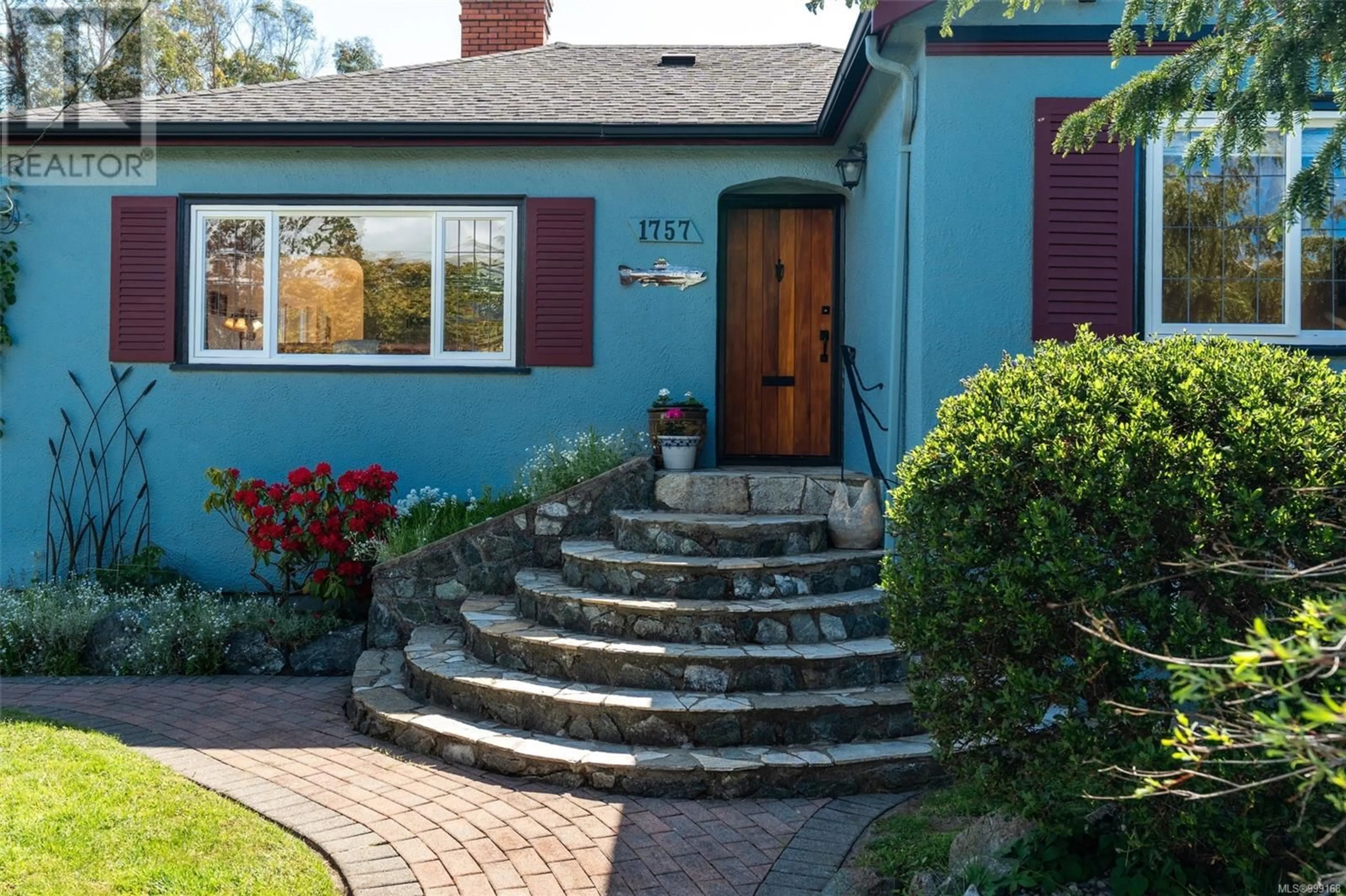 Home with brick exterior material, street for 1757 ARMSTRONG AVENUE, Oak Bay British Columbia V8R5S5