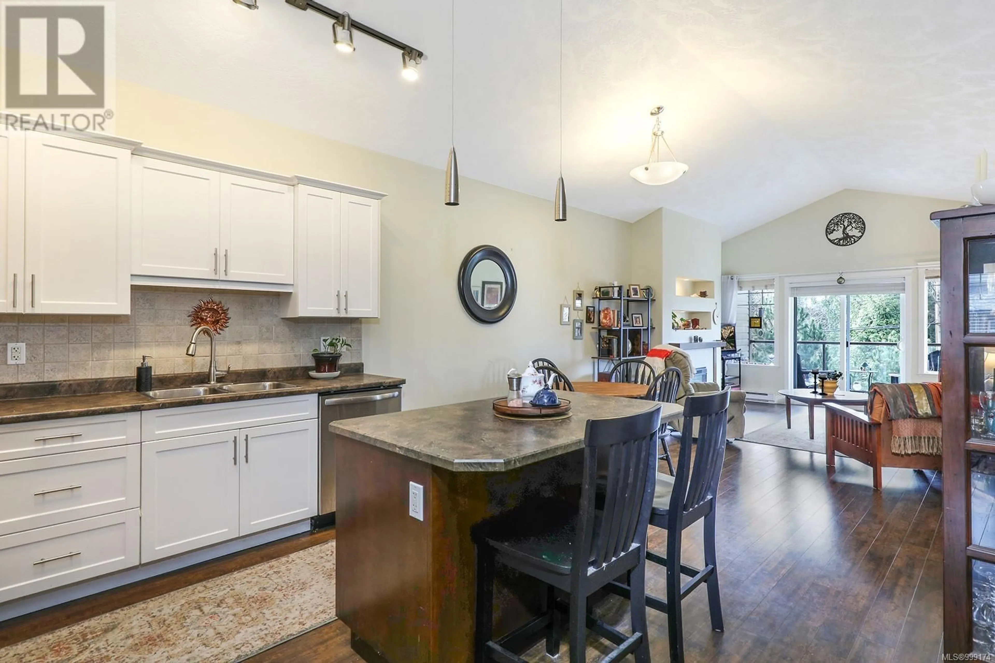 Open concept kitchen, unknown for 122 - 930 BRAIDWOOD ROAD, Courtenay British Columbia V9N3R9
