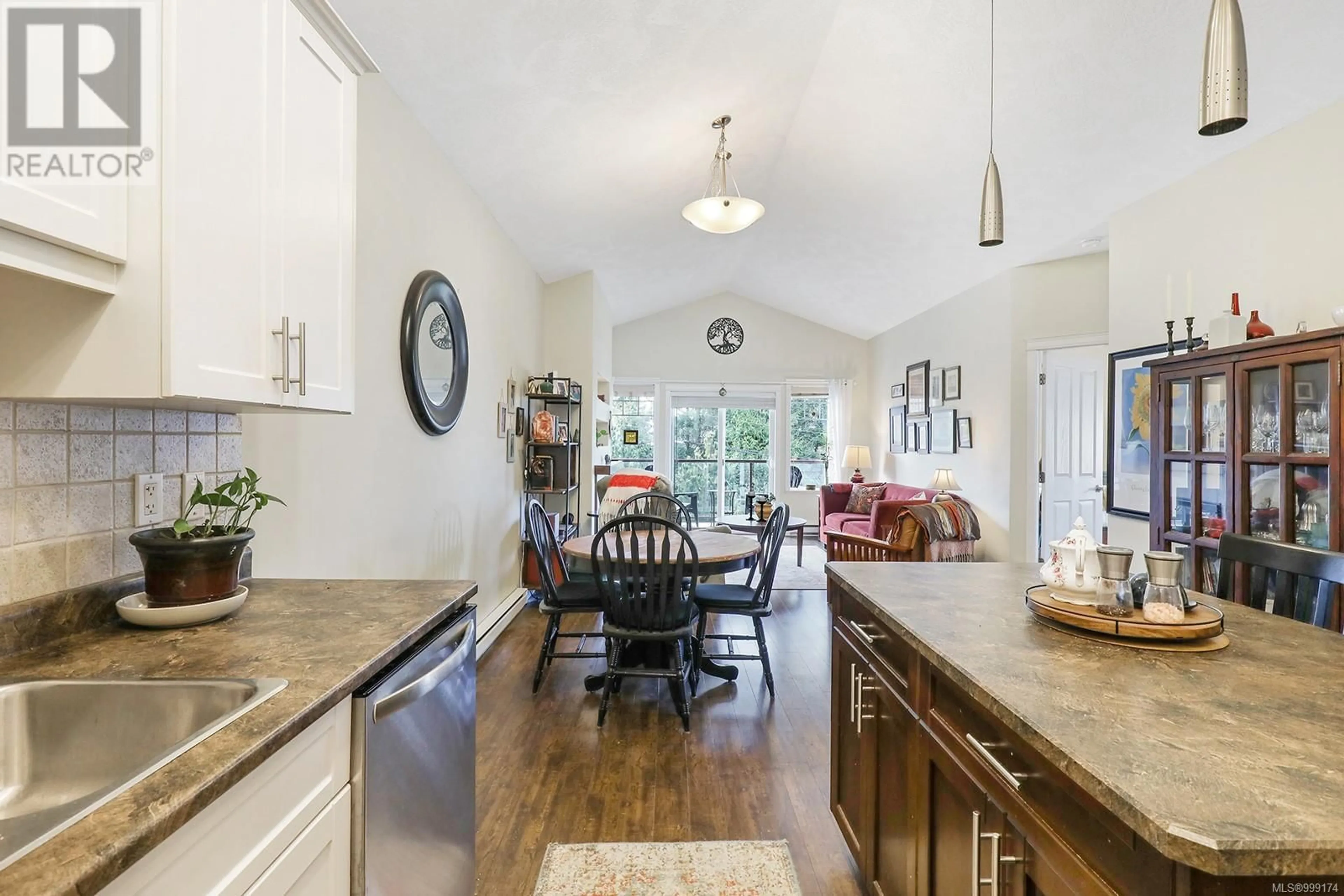 Open concept kitchen, unknown for 122 - 930 BRAIDWOOD ROAD, Courtenay British Columbia V9N3R9