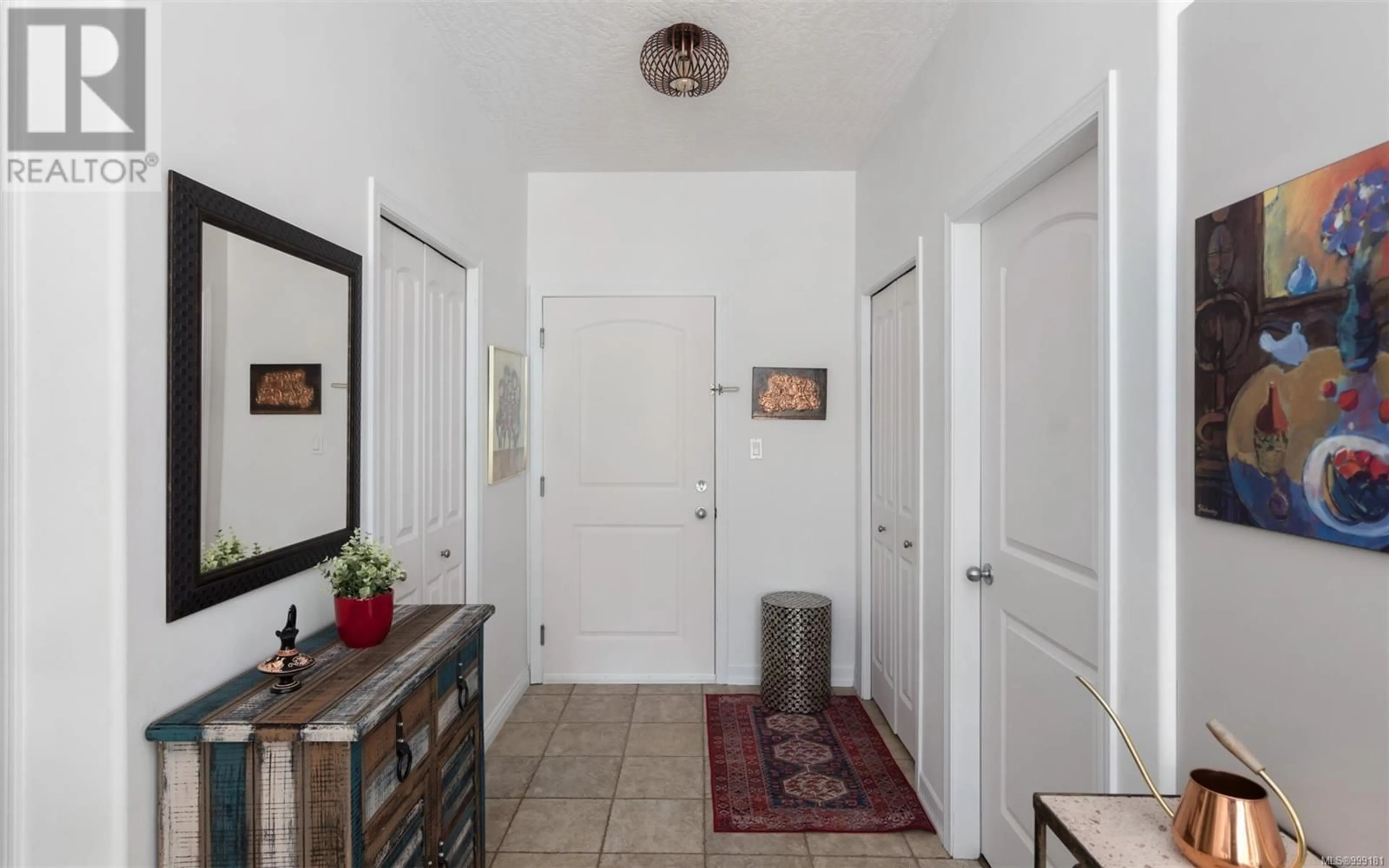 Indoor entryway for 201 - 3915 CAREY ROAD, Saanich British Columbia V8Z4E3
